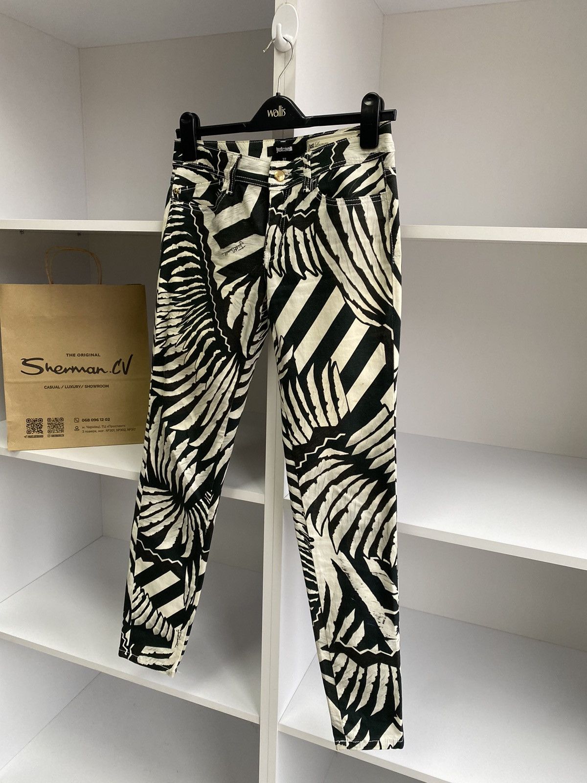 Just Cavalli × Vintage Vintage Just Cavalli Black/White Printed women’s pants Size 27" / US 4 / IT 40 - 7 Thumbnail