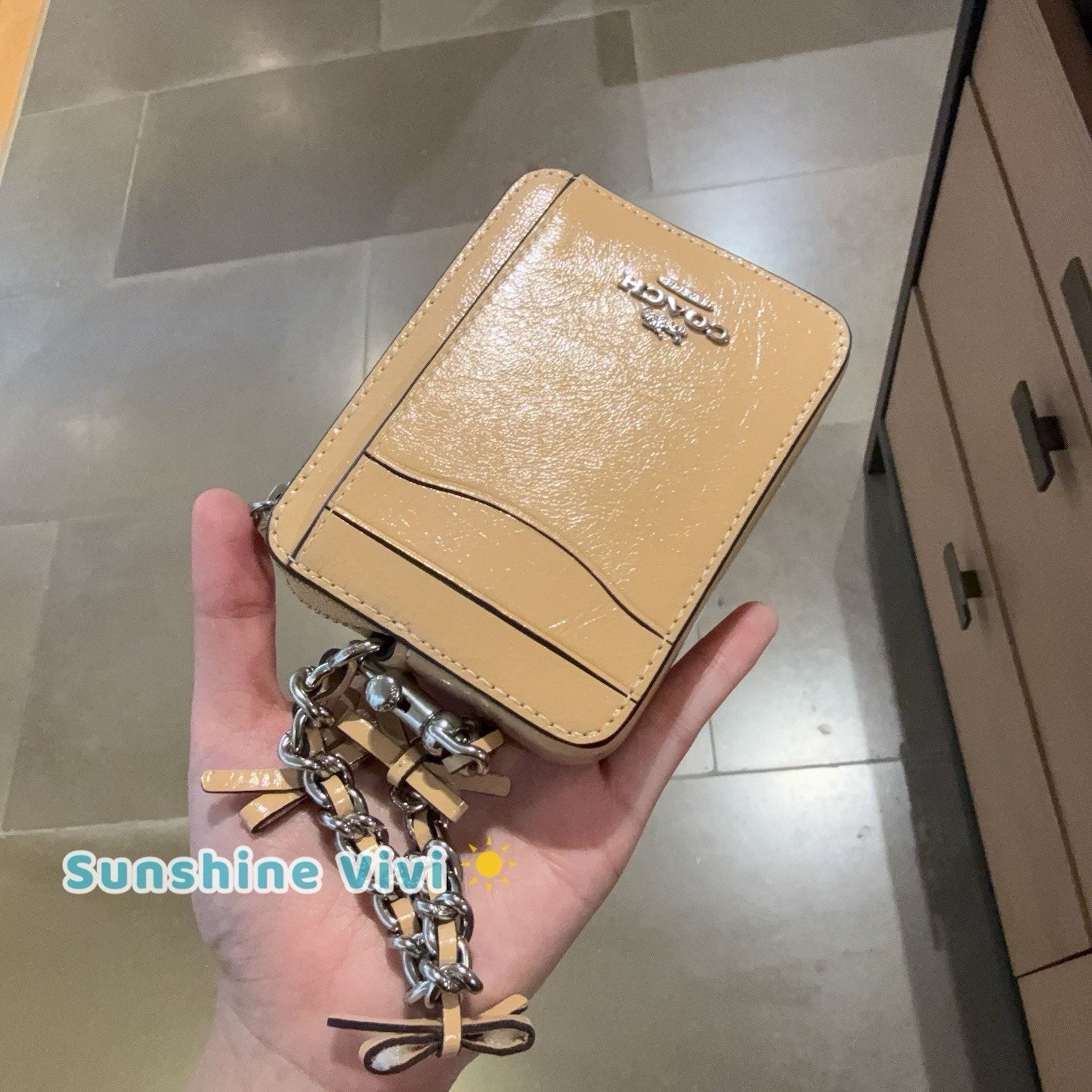 Coach NWT Coach Zip Card Case Bows CEC13 leather/Light Sand Size ONE SIZE - 3 Thumbnail