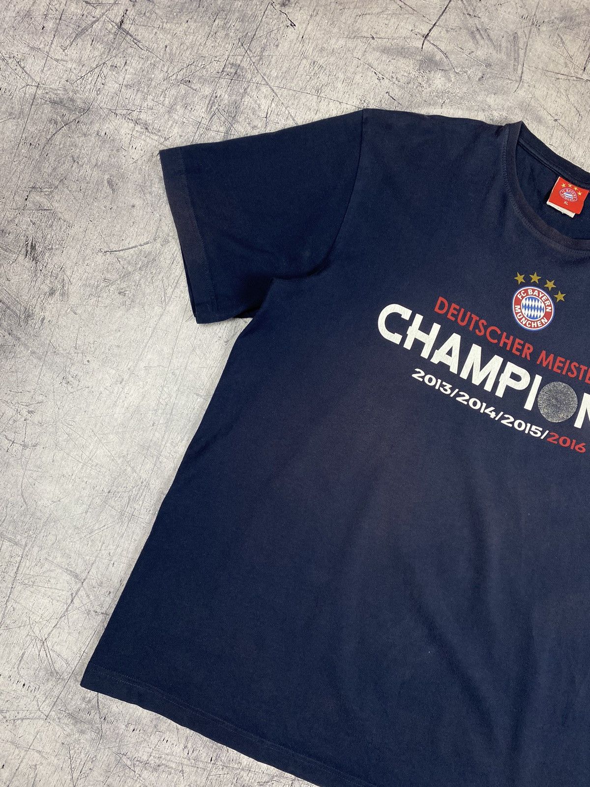 Vintage Vintage FC Bayern Munchen Deutcher Meister Champions League Size US XL / EU 56 / 4 - 3 Thumbnail