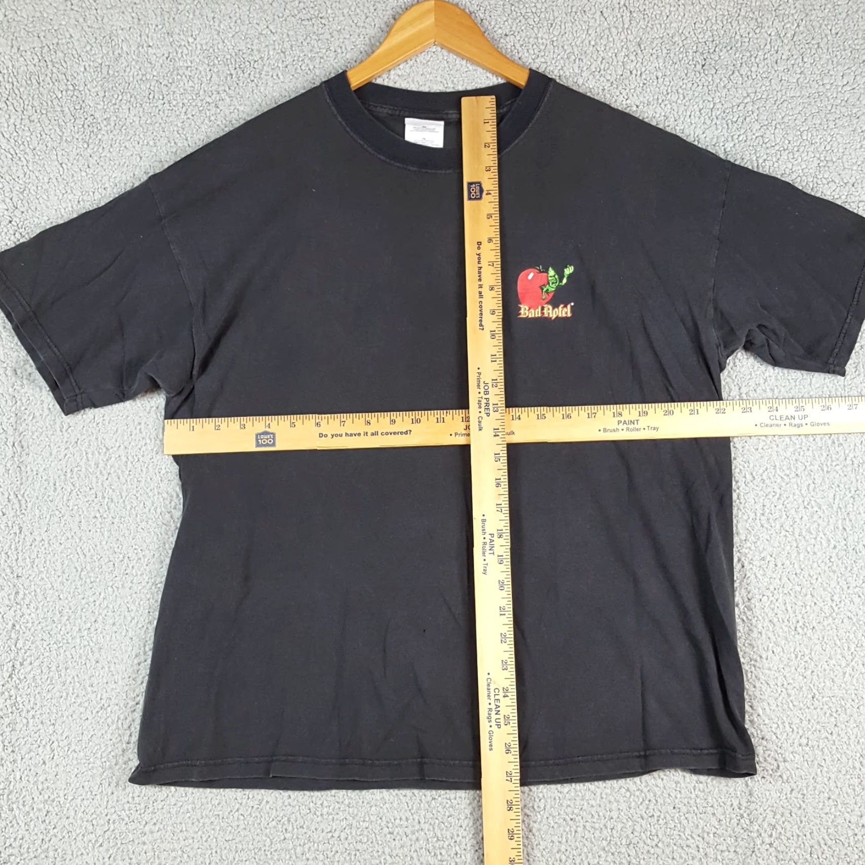 Gildan VINTAGE Bad Apfel Apple Bite Me Men’s XL T-Shirt Black 90s Distressed Crew Neck Short Sleeve Gildan Size US XL / EU 56 / 4 - 7 Thumbnail