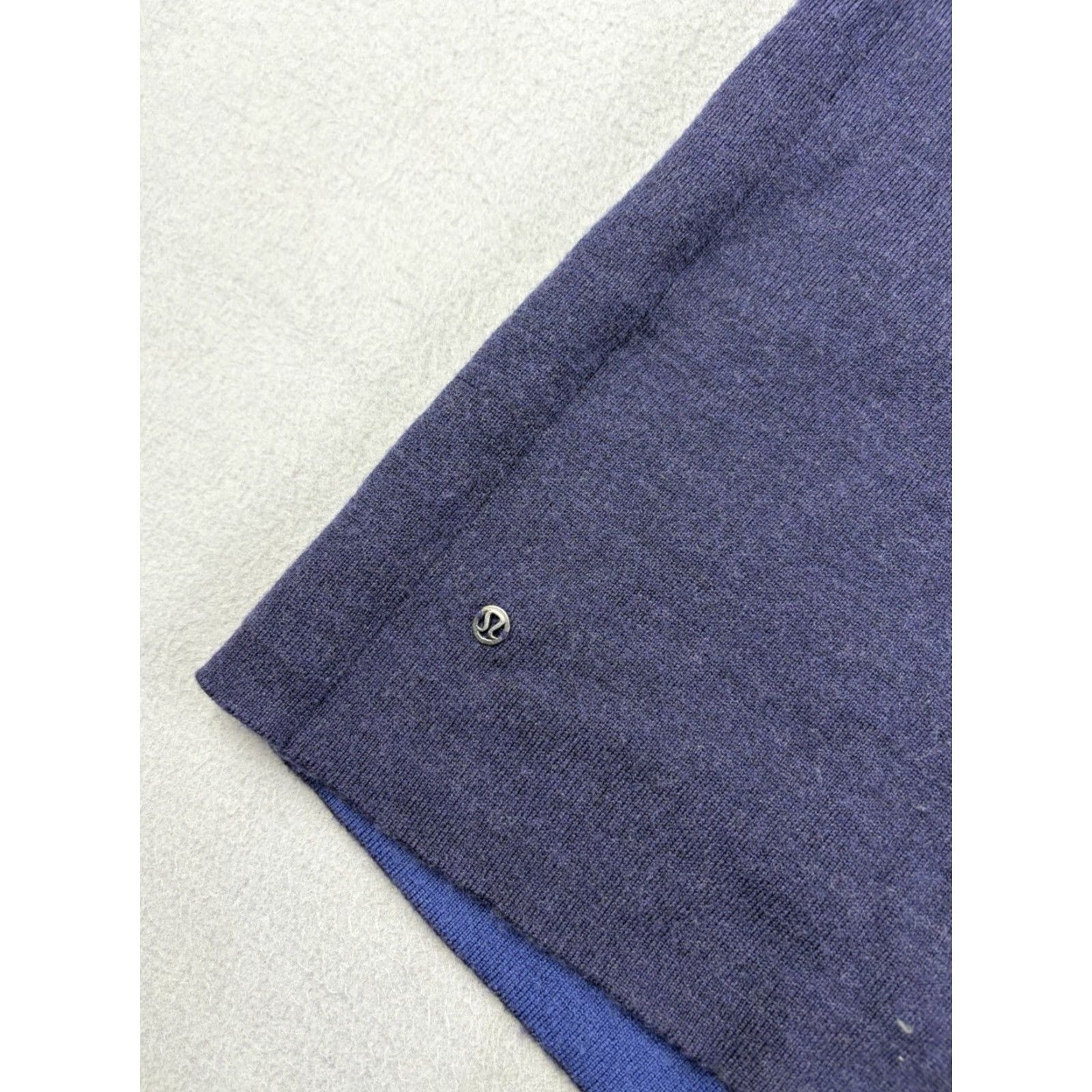 Lululemon **Lululemon Men's Large Blue Open Front V-Neck Cardigan** User: Lululemon Men's Large Blue Open Front V-Neck Cardigan Size US L / EU 52-54 / 3 - 6 Thumbnail