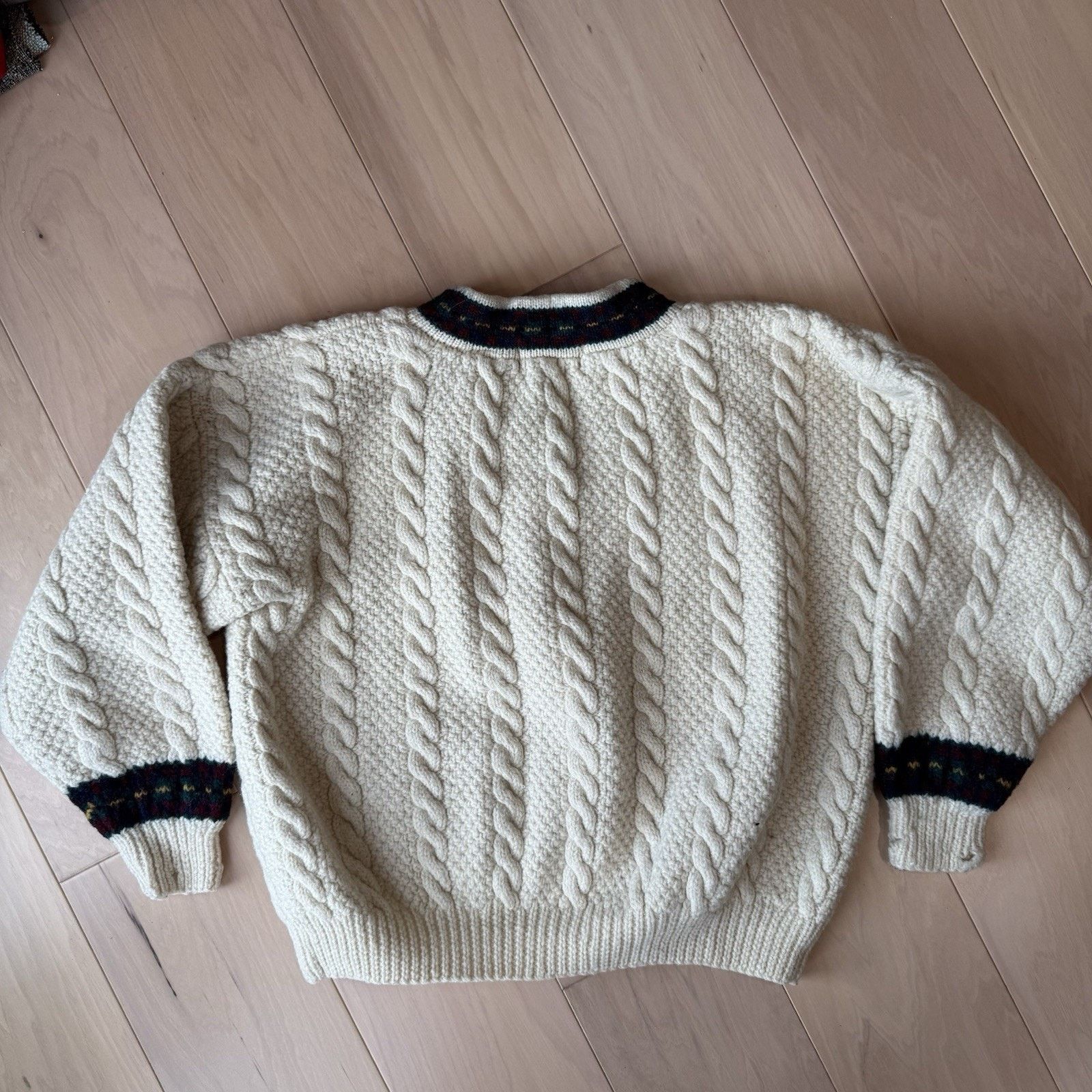 Vintage Vintage Embassy Row Sweater XL Beige 90s Heavy Wool V Neck Size XL / US 12-14 / IT 48-50 - 8 Thumbnail