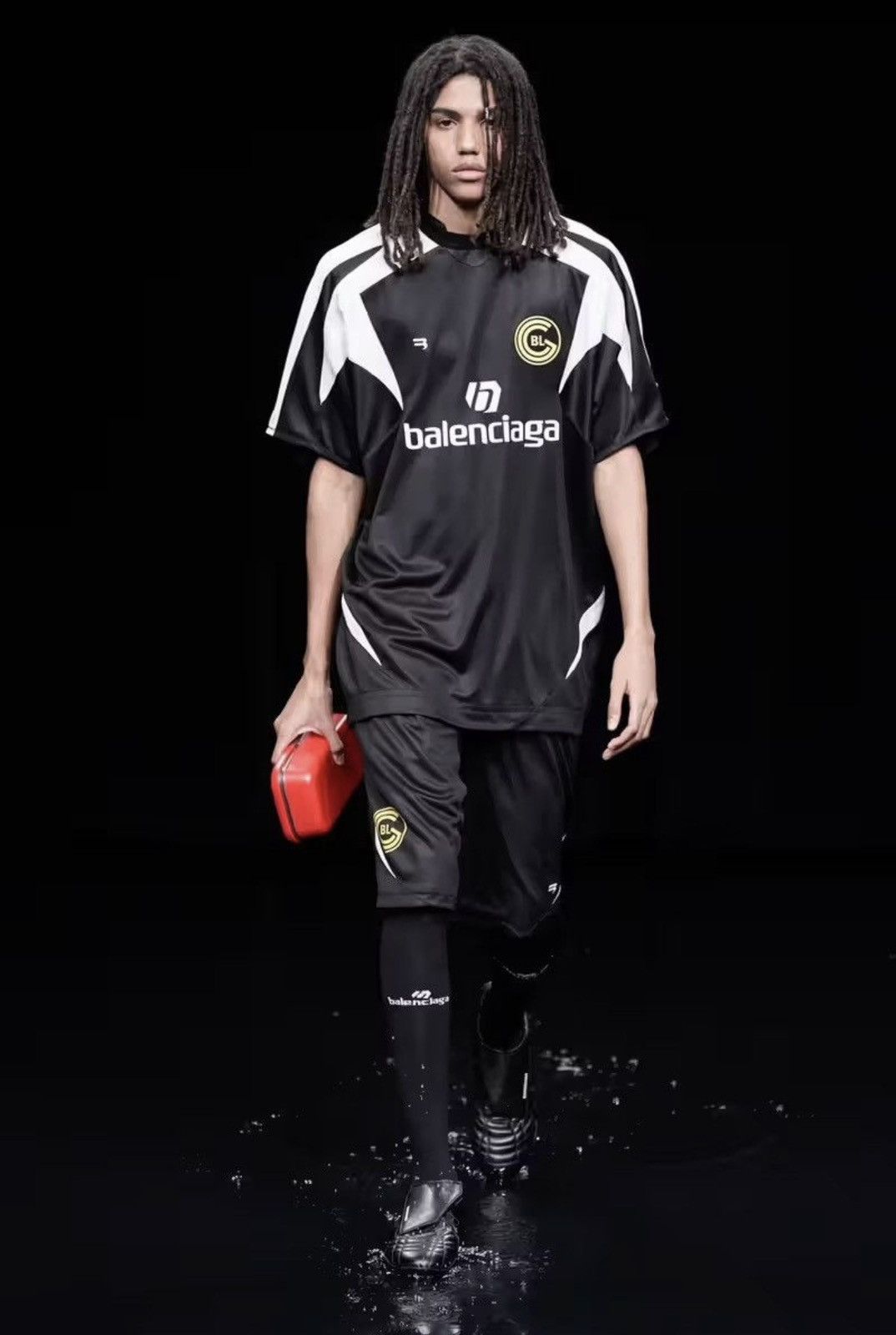 Balenciaga Balenciaga FW20 Soccer Sporty Logo Runway Jersey T-Shirt Size US XS / EU 42 / 0 - 16 Thumbnail