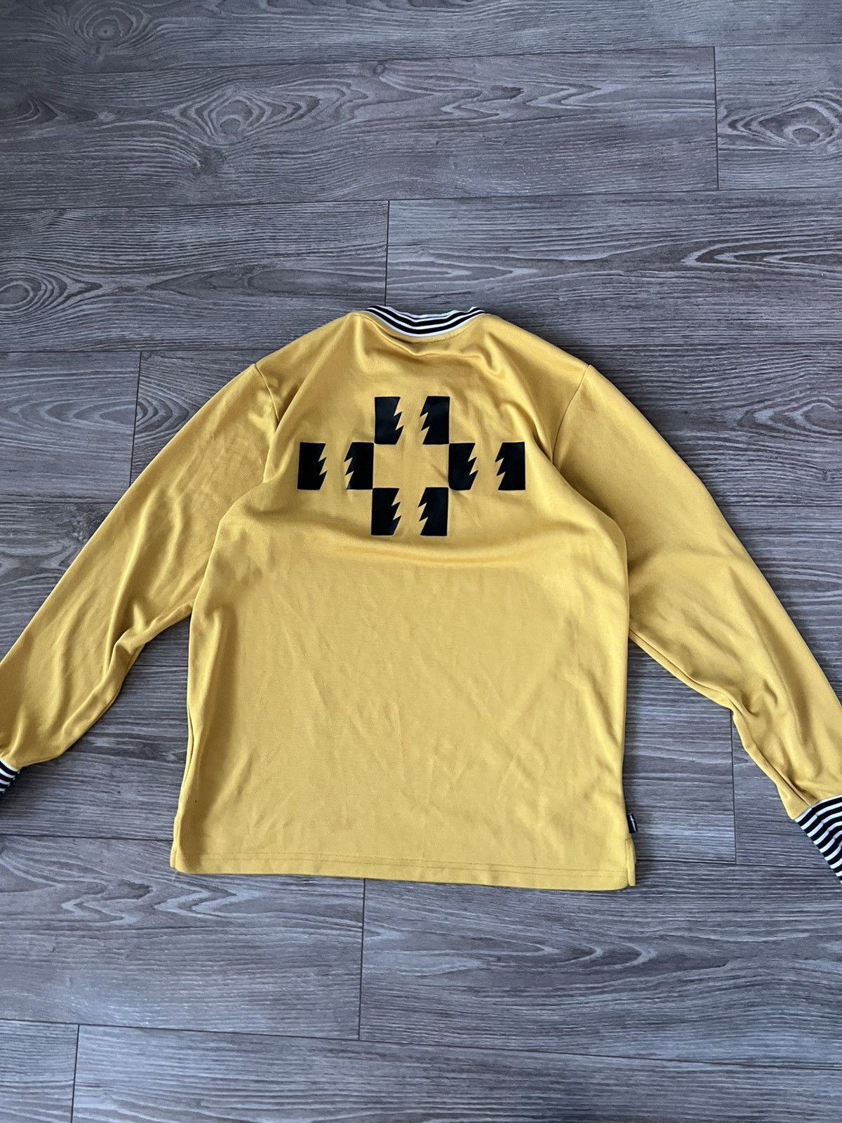 Japanese Brand × The Hundreds ‼️The Hundreds Big Printed Back Logo Jersey Style Tee‼️ Size US S / EU 44-46 / 1 - 17 Thumbnail