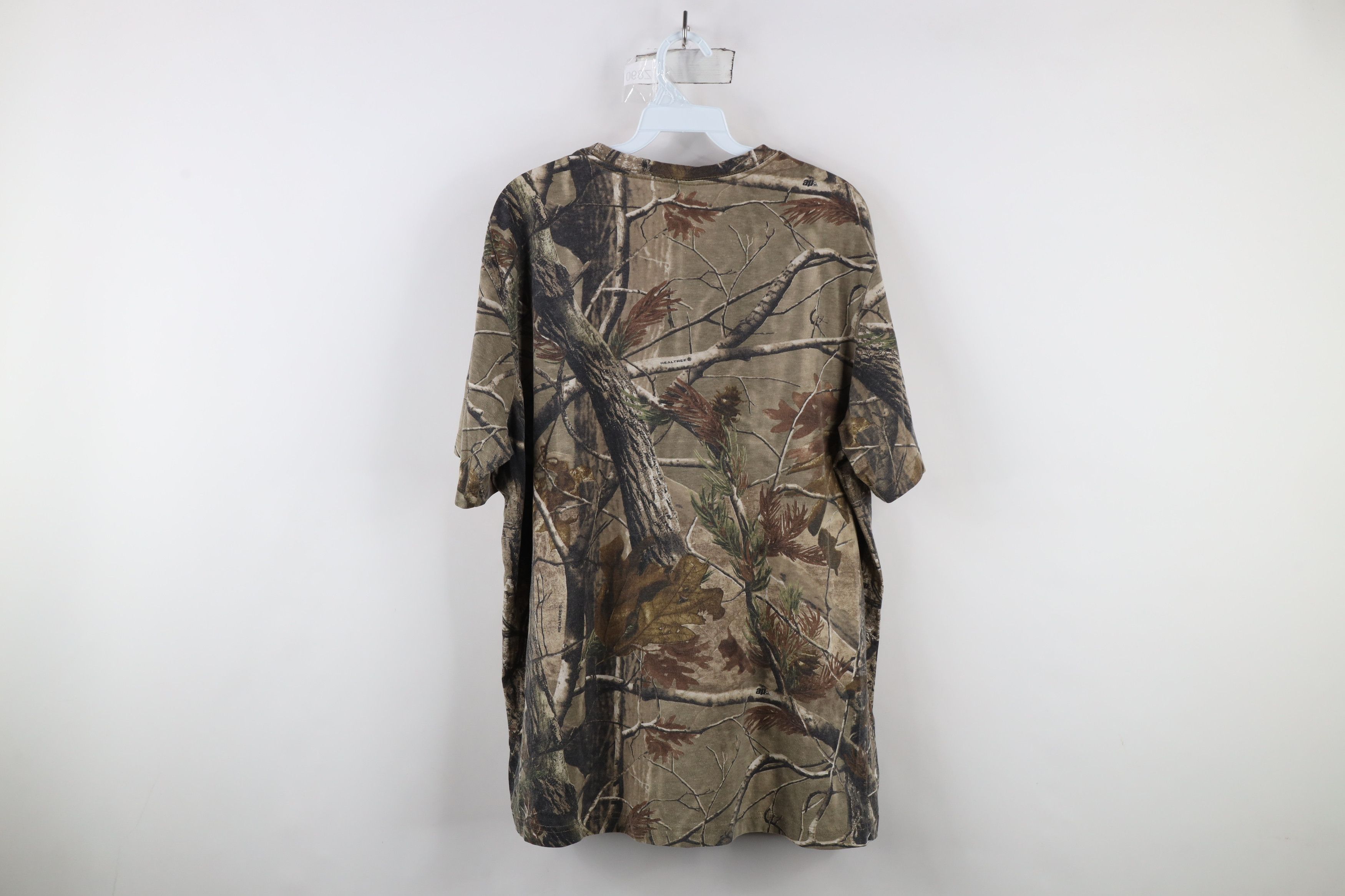 Vintage Vintage Streetwear Realtree Camouflage Short Sleeve T-Shirt Size US XL / EU 56 / 4 - 8 Thumbnail