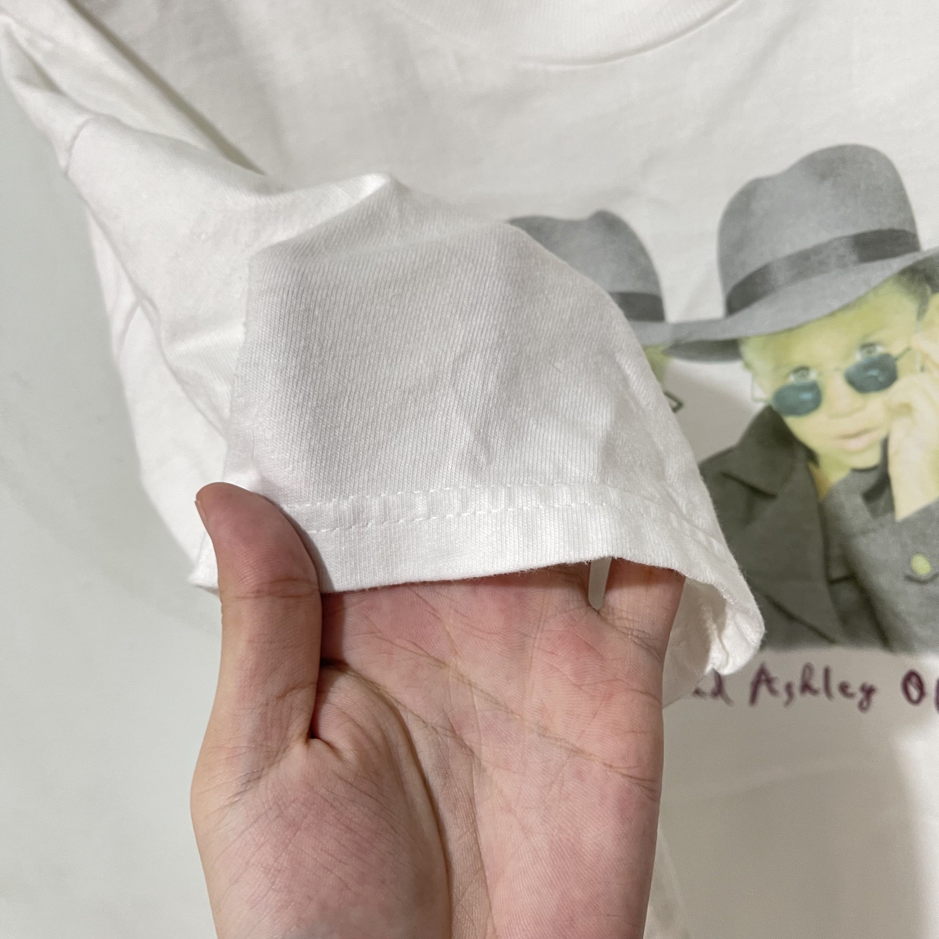 Vintage Vintage 1996 Mary Kate and Ashley Olsen T-Shirt Size US L / EU 52-54 / 3 - 5 Thumbnail
