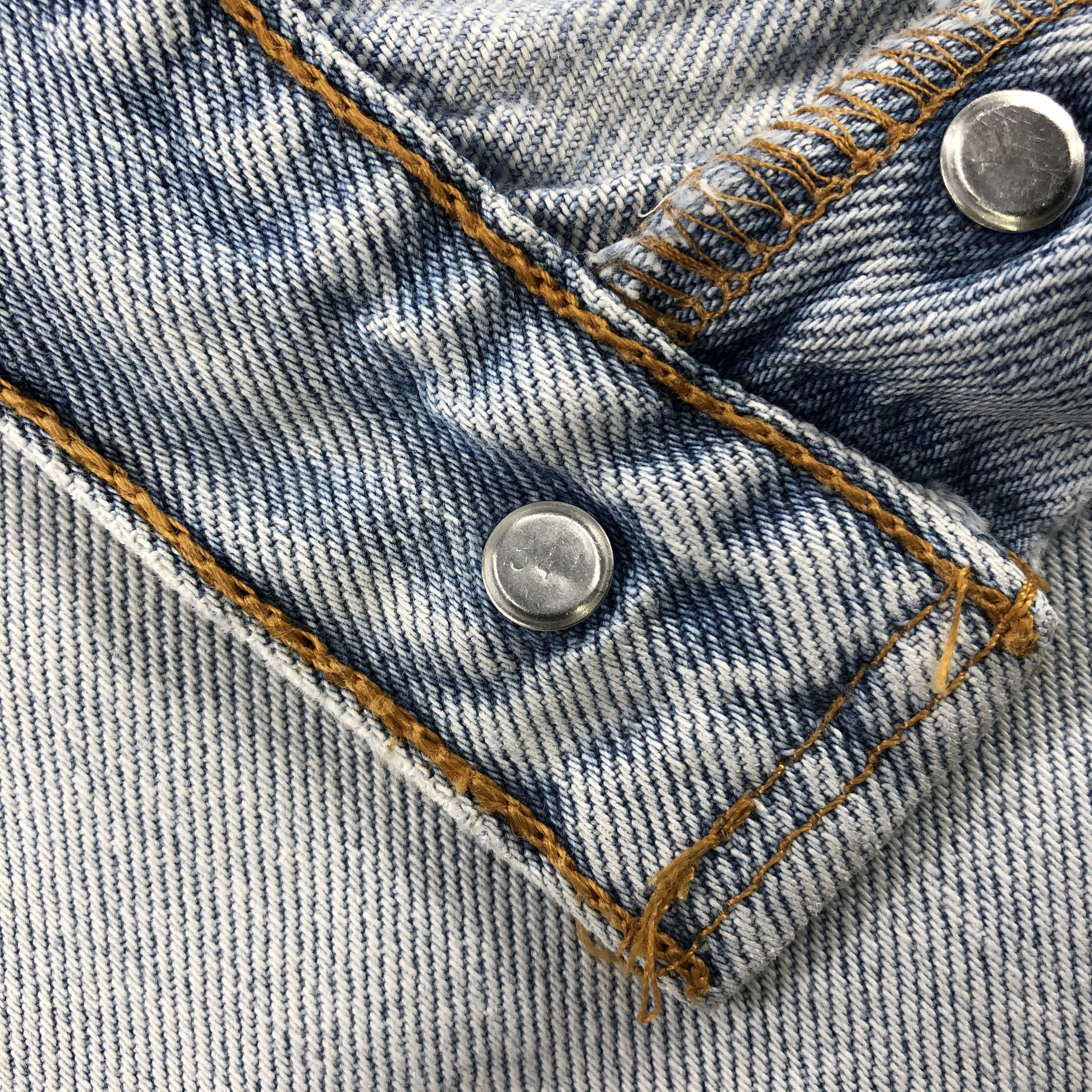 Levi's × Vintage Vintage 90s Light Wash Levis 501 Jeans-JM2079 Size US 36 / EU 52 - 8 Thumbnail