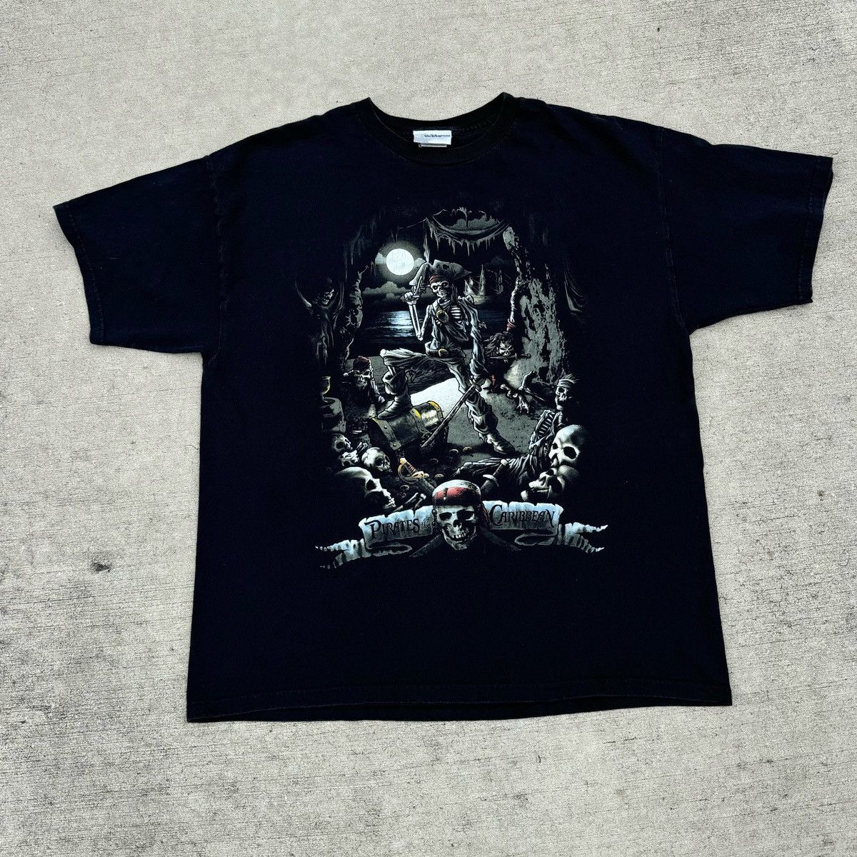 Disney 00s Pirates of The Caribbean skeleton & treasure movie promo Size US XL / EU 56 / 4 - 1 Thumbnail