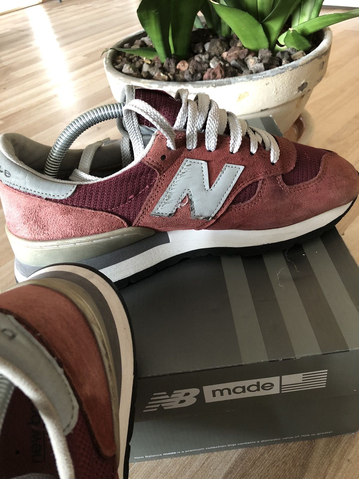 New Balance New Balance 990 v1 Burgundy Rare Classic Sneakers Vintage Size US 7 / EU 40 - 7 Thumbnail