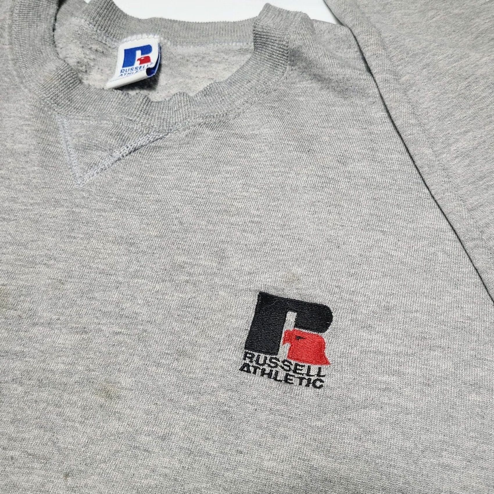 Russell Athletic VINTAGE Russell Athletic Sweatshirt Men 2XL Grey Crewneck Made In USA Sweatshirt Regular Crew Neck Mens USA 90s Logo Embroidered Distressed Used Size US XXL / EU 58 / 5 - 3 Thumbnail