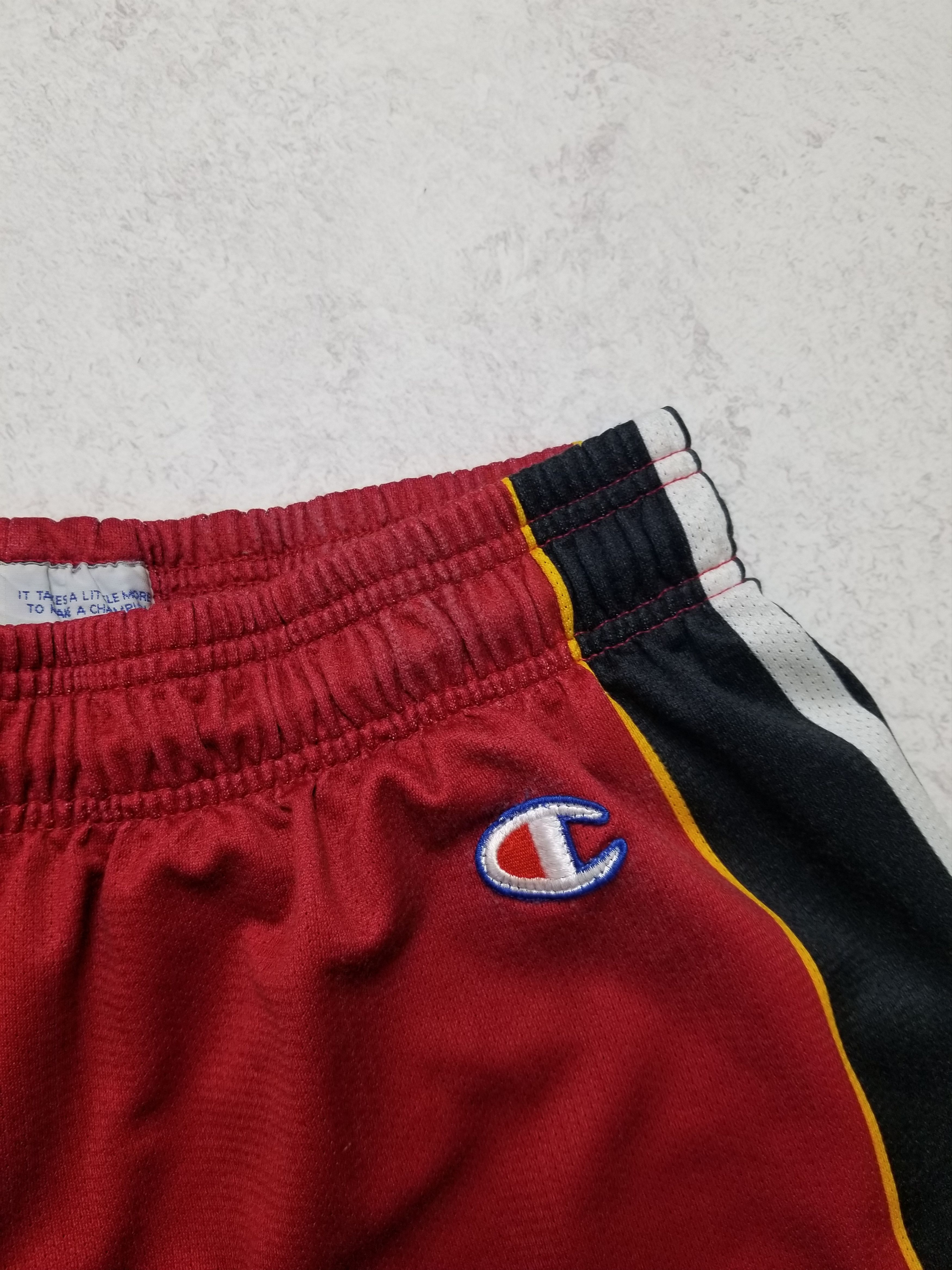 Champion Vintage Champion Miami Heat NBA Basketball Shorts Size M Size US 32 / EU 48 - 8 Thumbnail