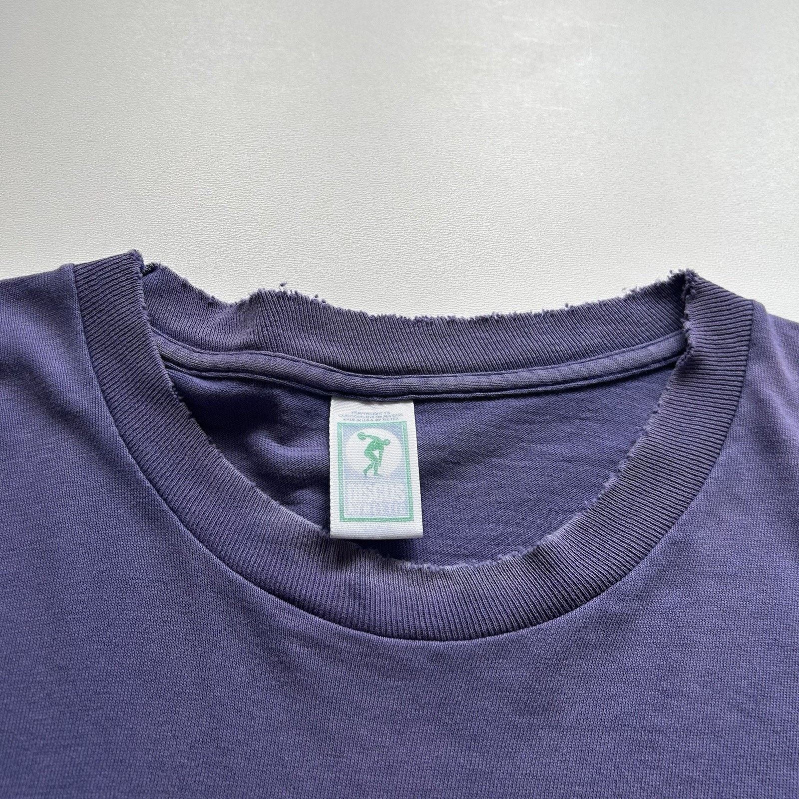 Vintage Vintage Faded Navy Blue Blank T Shirt Large 90s Cotton Rare Size US L / EU 52-54 / 3 - 7 Thumbnail