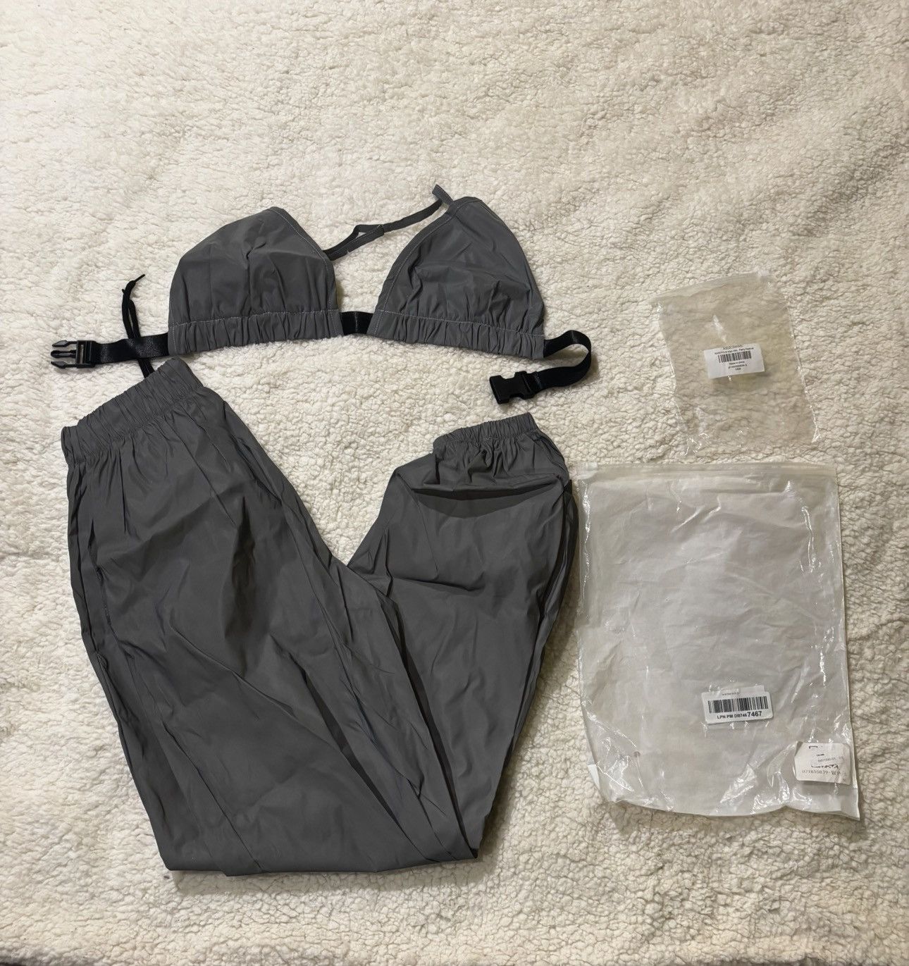 Other Grey Sports Bra & Jogger Set0408 Size 26" / US 2 / IT 38 - 1 Thumbnail