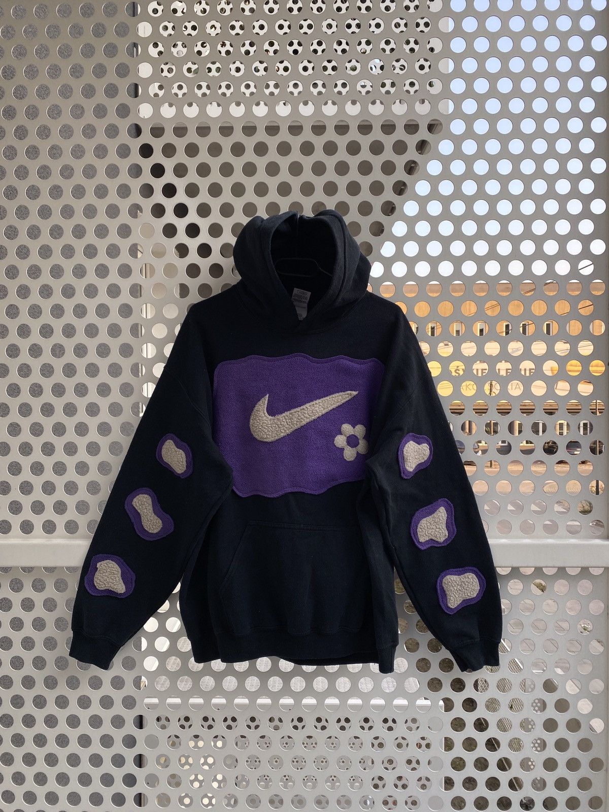 Nike × Vintage Vintage Nike Custom Skelet Center Swoosh Oversize Hoodie Y2K Size US L / EU 52-54 / 3 - 2 Thumbnail
