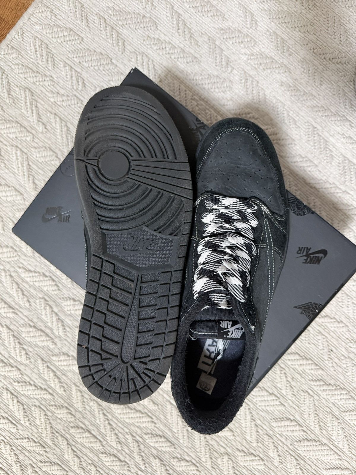 Nike Jordan 1 Low Travis Scott Black Phantom Size US 12.5 / EU 45-46 - 3 Thumbnail
