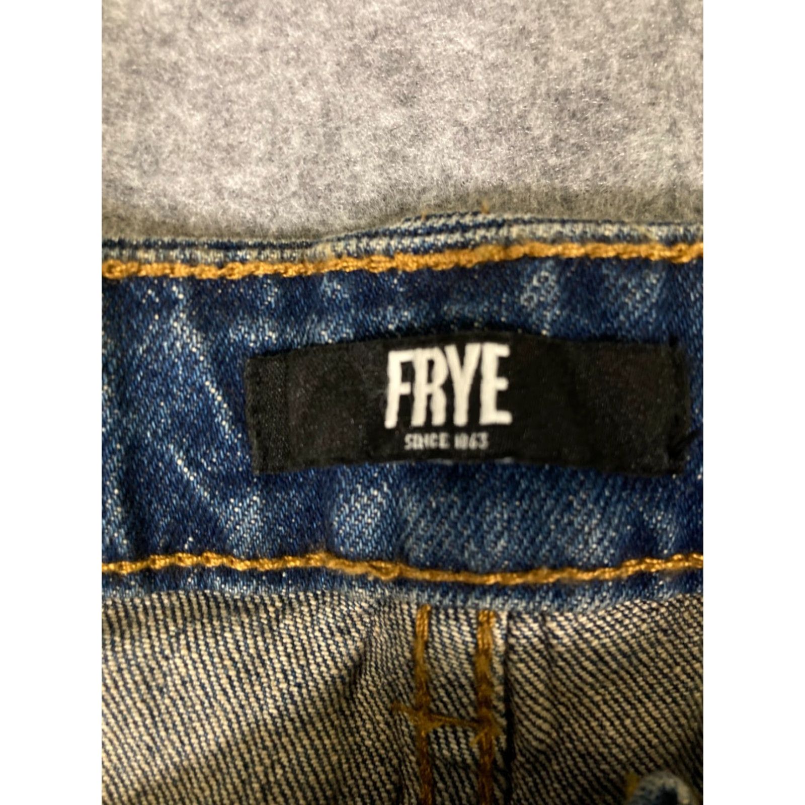 Frye Frye Barrel Jeans Womens 18 Blue Button Fly 5-Pockets Medium Wash Outdoor NWT Size 40" / US 18 - 5 Thumbnail