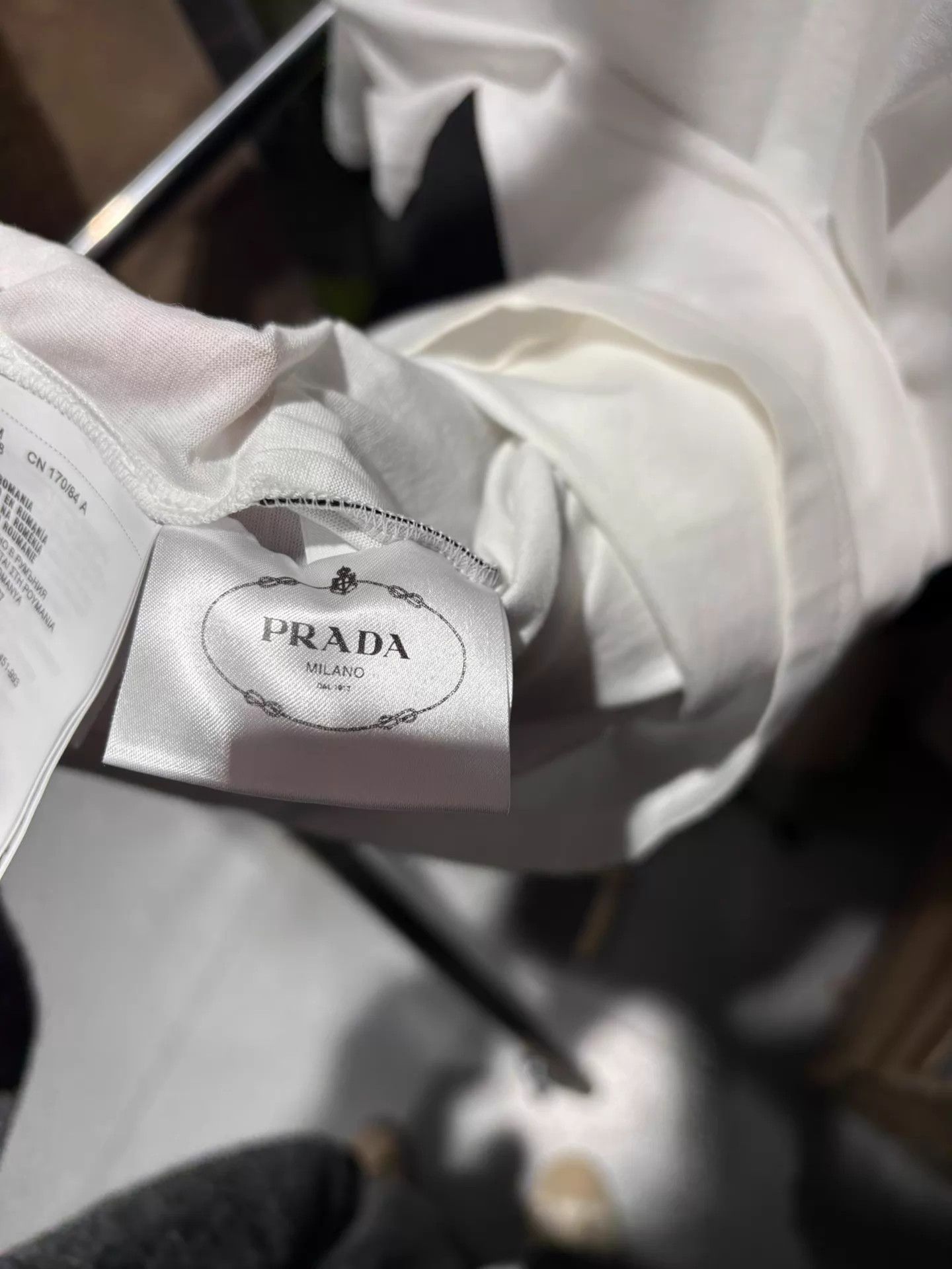 Prada Prada Classic Coin Purse White Short Sleeve Mint M Size M / US 6-8 / IT 42-44 - 7 Thumbnail