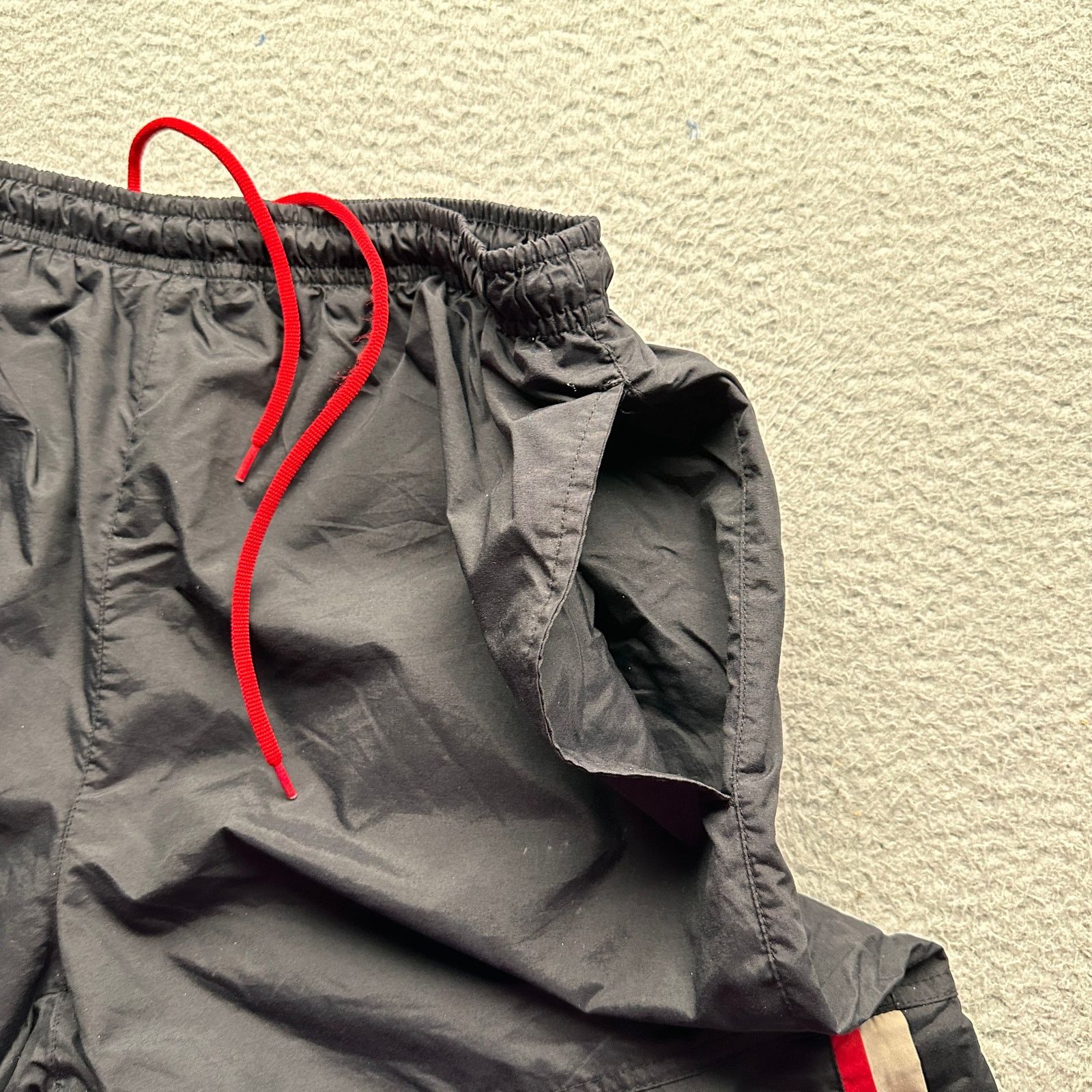 Nike Vintage Y2K Nike Lined Windbreaker Pants Mens Medium Black Size US 30 / EU 46 - 15 Thumbnail