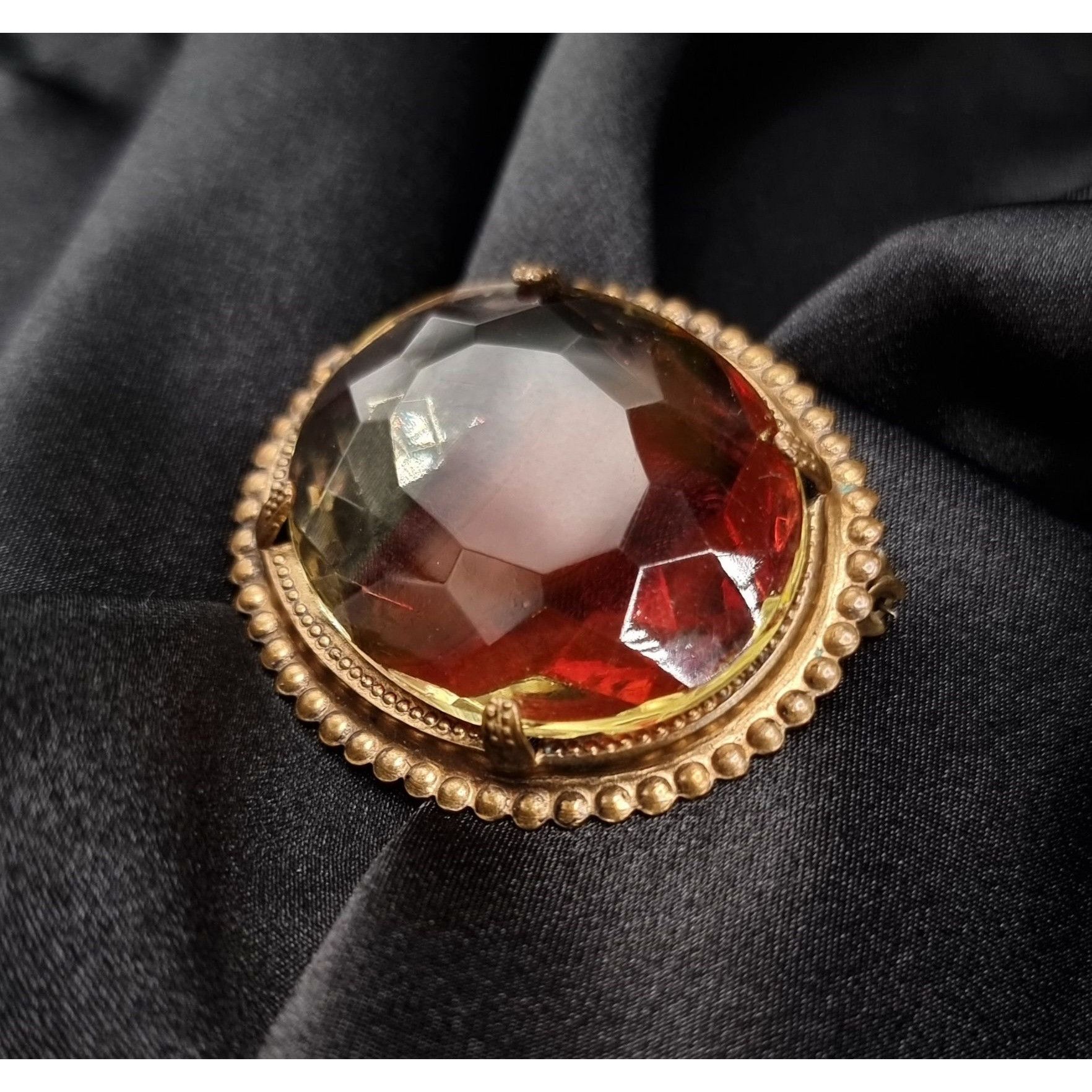 Vintage Vintage 1930's-1940's Faceted Red Glass Brooch Size ONE SIZE - 3 Thumbnail