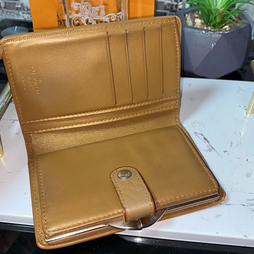 Louis Vuitton Authentic Rare Louis Vuitton Matte Kisslock Wallet Size ONE SIZE - 8 Thumbnail