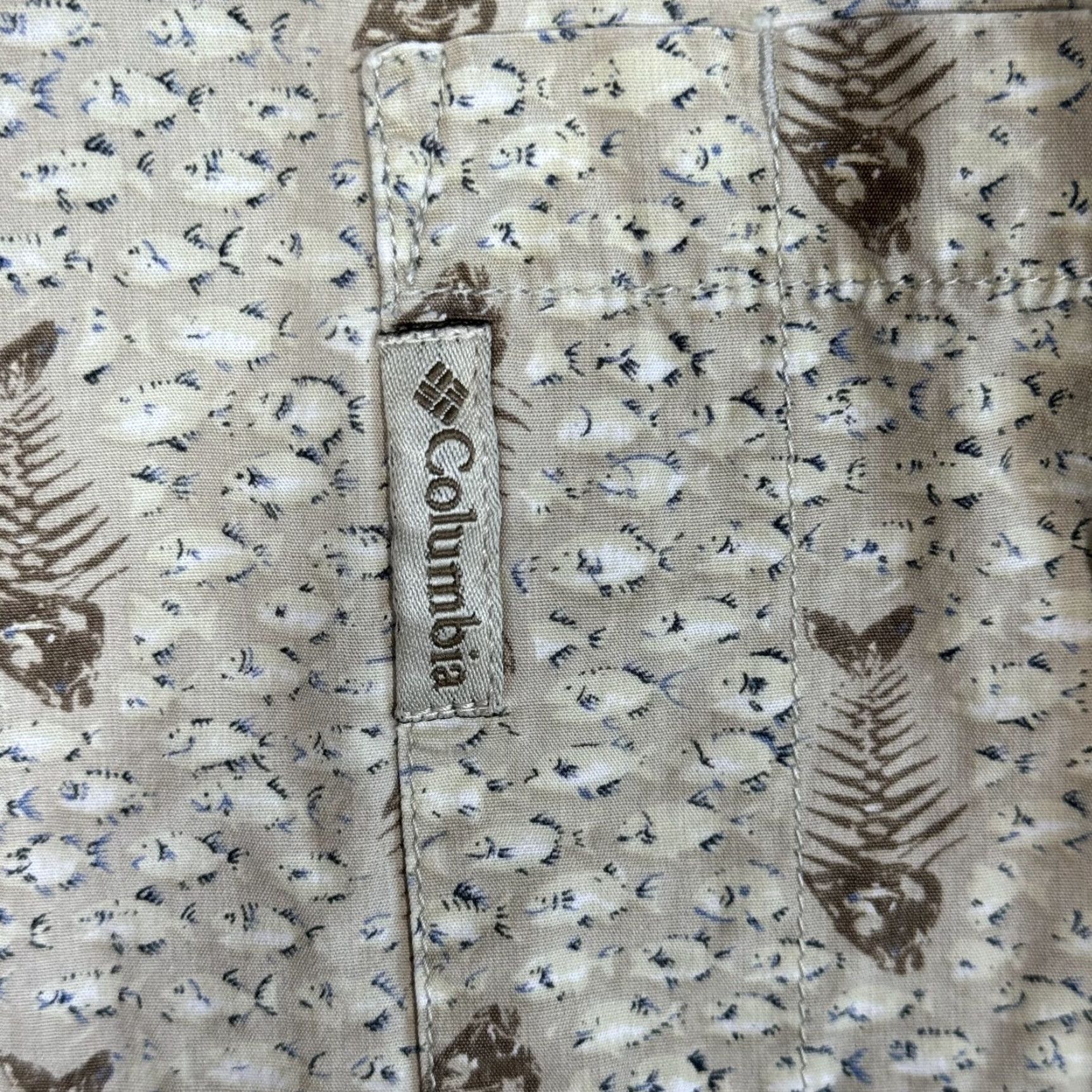 Vintage Columbia Button-Down Shirt XL Brown Fish Skull Print Short Sleeve M592 Men's Regular Fit Chest 46 in 30 in Cotton Cotton Bonehead Size US XL / EU 56 / 4 - 6 Thumbnail