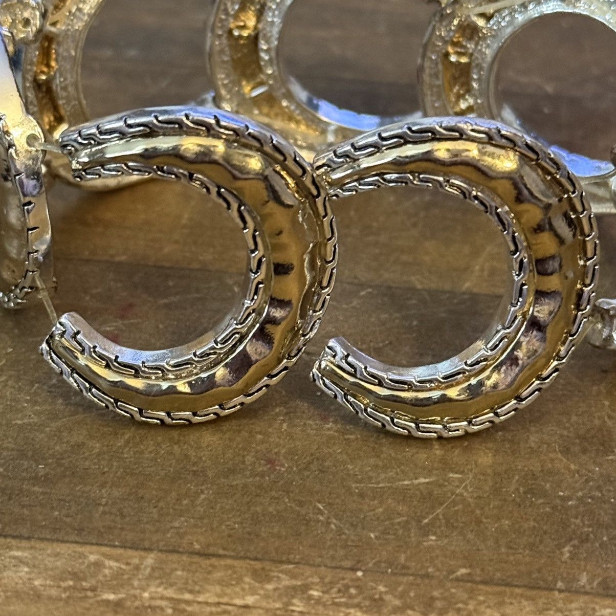 Other Two tone crescent shaped link stretch bracelet Size ONE SIZE - 3 Thumbnail