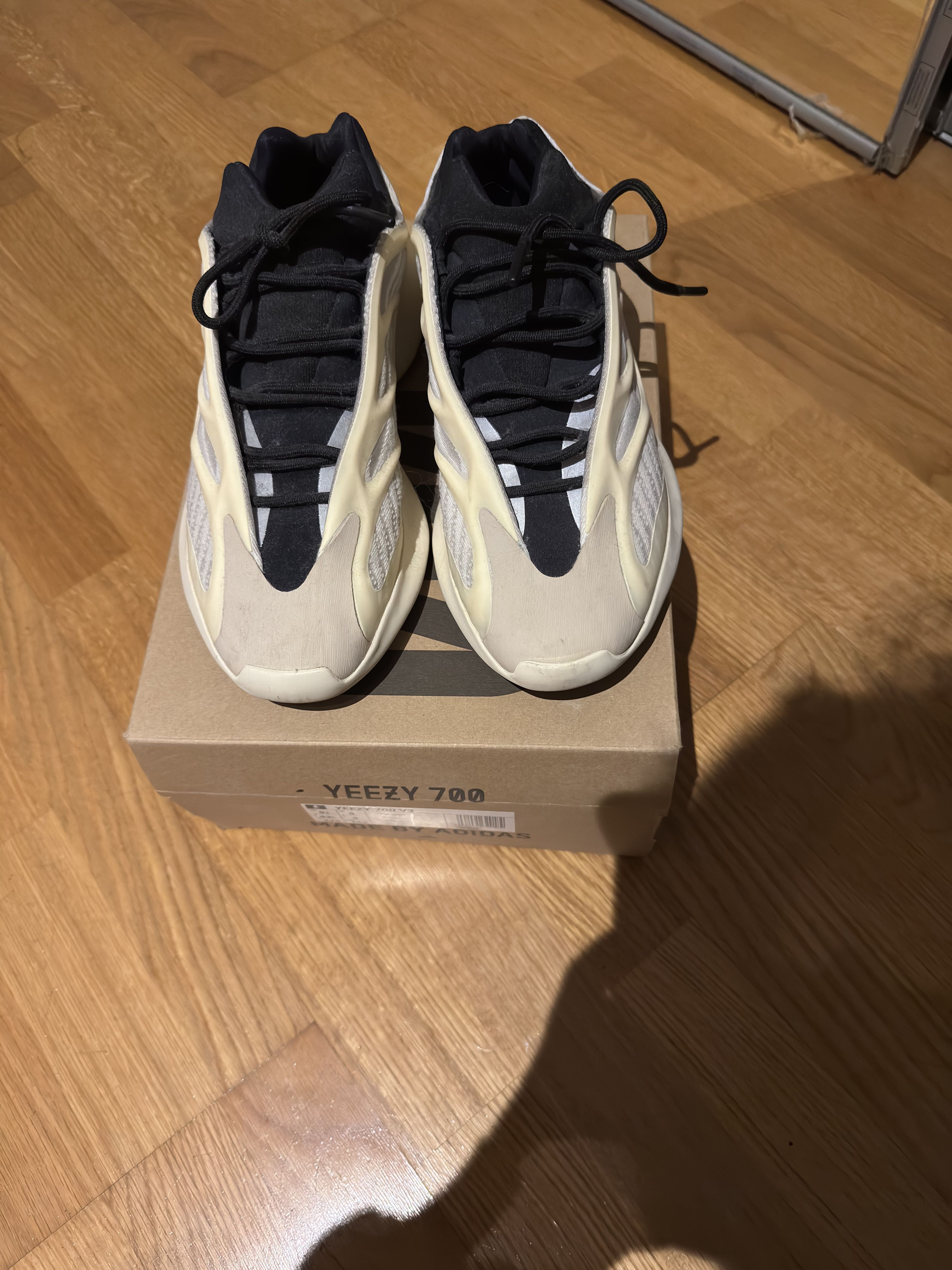 Yeezy Yeezy 700 v3 AZAEL Size US 9.5 / EU 42-43 - 1 Thumbnail