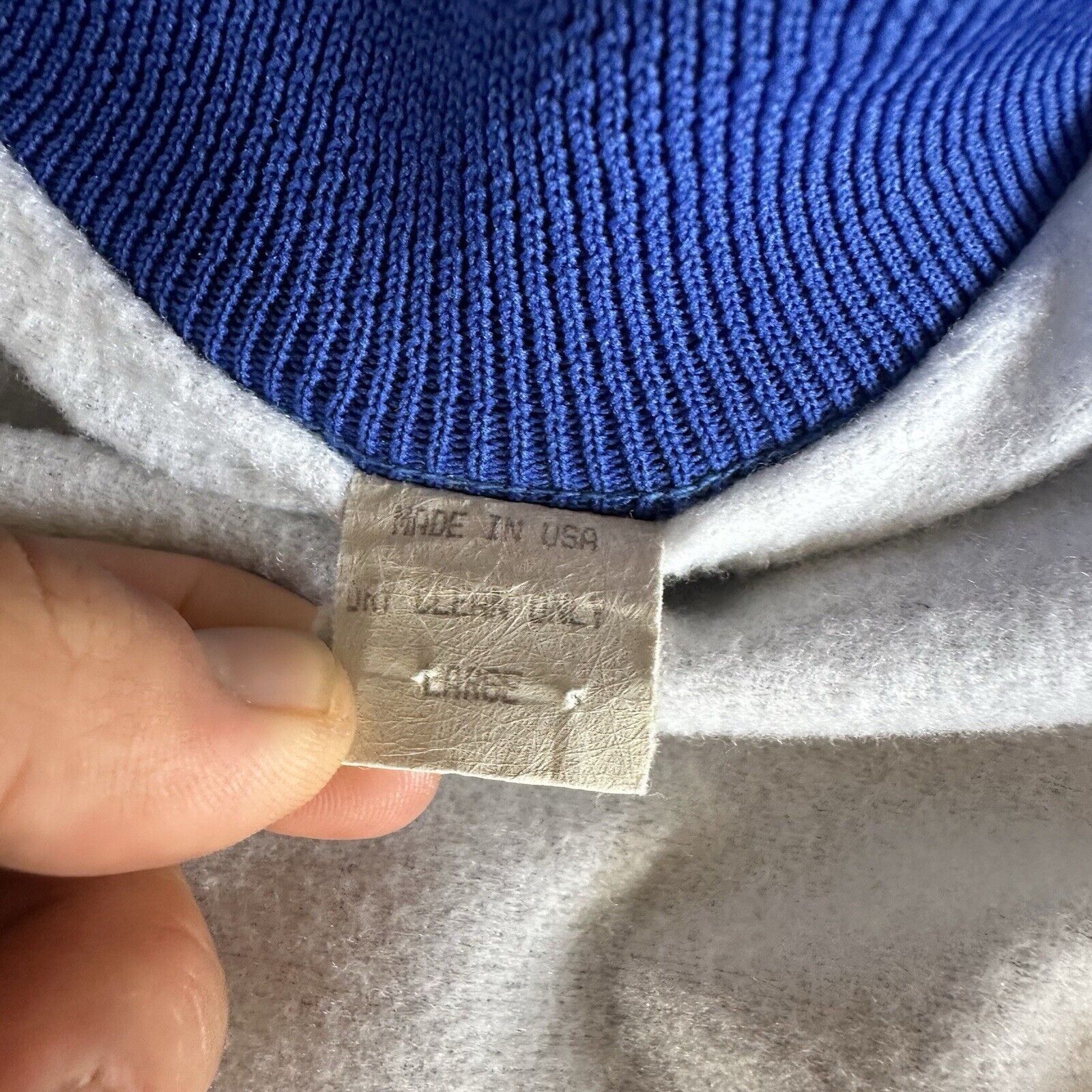 Vintage Vintage HBO Blue Bomber Satin Jacket Large Made In USA Size US L / EU 52-54 / 3 - 6 Thumbnail