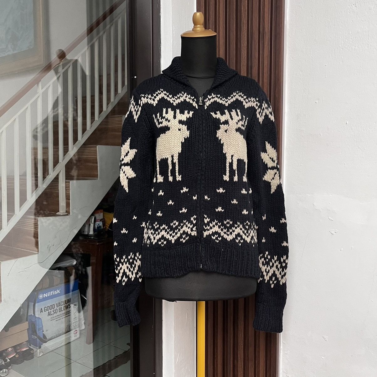 Japanese Brand Cowichan Nordic Knit Wool Raindeer Abercrombie N Fitch Size M / US 6-8 / IT 42-44 - 1 Thumbnail