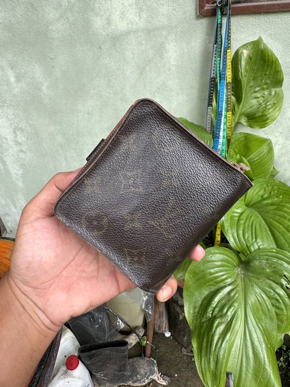 Louis Vuitton Authentic Louis Vuitton Wallet Size ONE SIZE - 2 Thumbnail