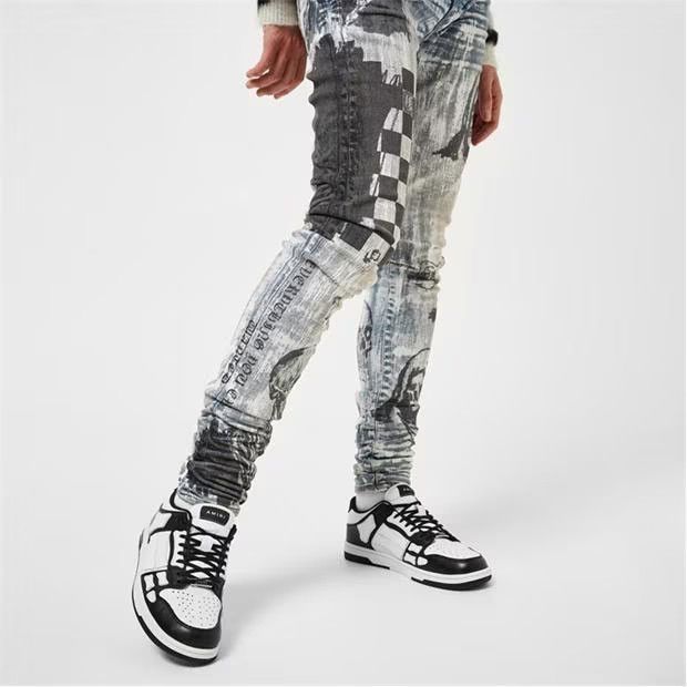 o1g2r1mq0324 Low Top Trainers in Black & White