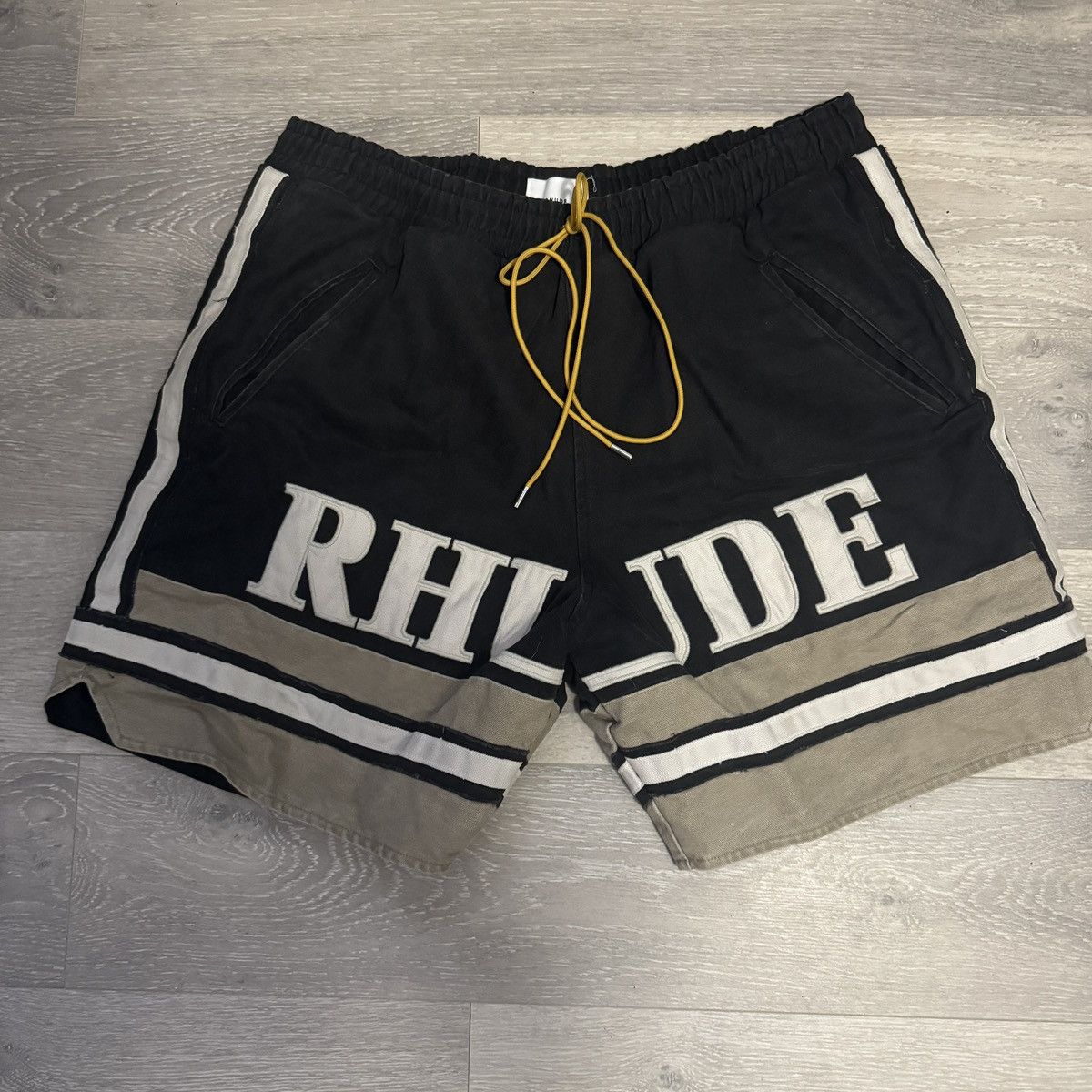 Rhude Rhude Canvas Shorts Size XXL Size US 36 / EU 52 - 1 Thumbnail