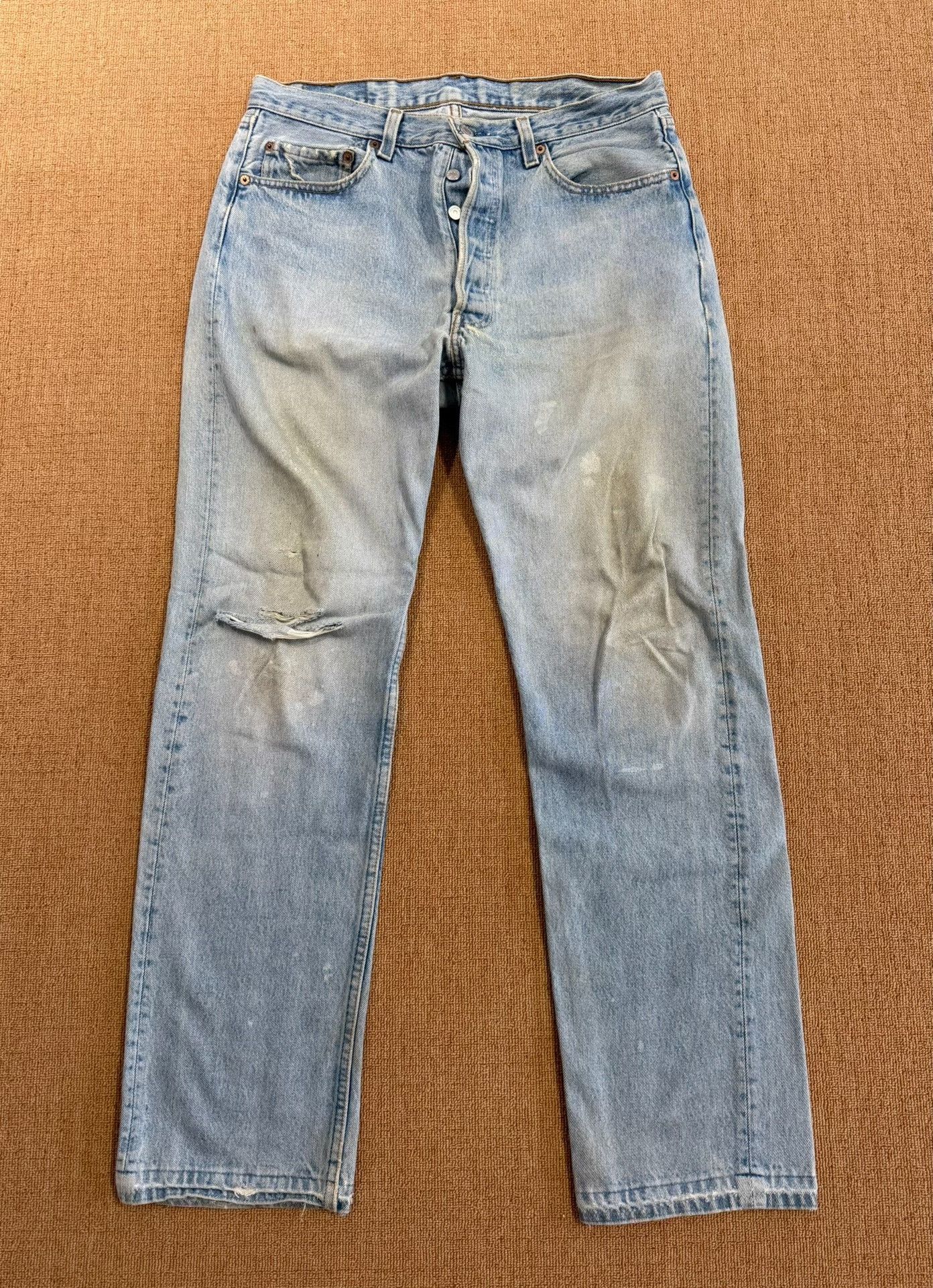 Vintage Vintage Levis 501 Light Blue Distressed Jeans Size US 34 / EU 50 - 1 Thumbnail