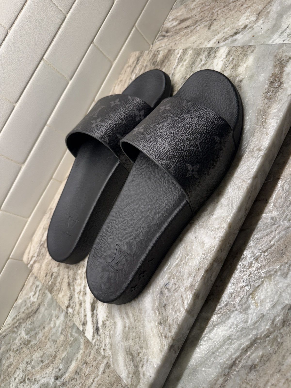 Louis Vuitton Louis Vuitton Waterfront Mule Size US 10 / EU 43 - 1 Thumbnail