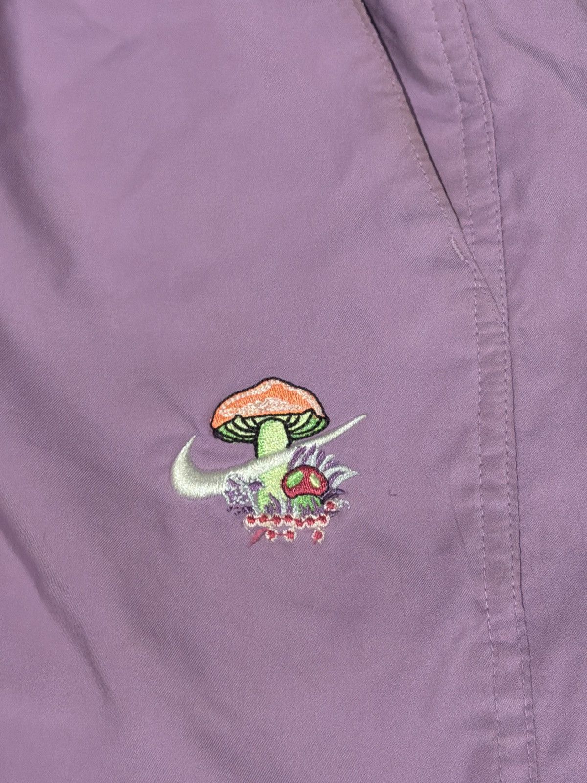 Nike Nike mushroom shorts Size US 30 / EU 46 - 2 Thumbnail