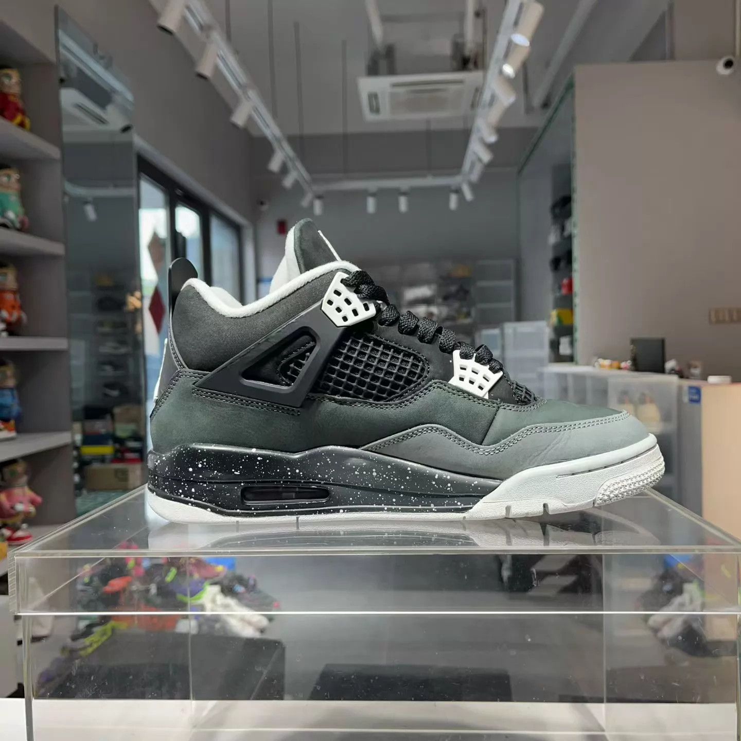 Nike Air Jordan 4 Fear 42.5 Near Mint Size US 9.5 / EU 42-43 - 4 Thumbnail