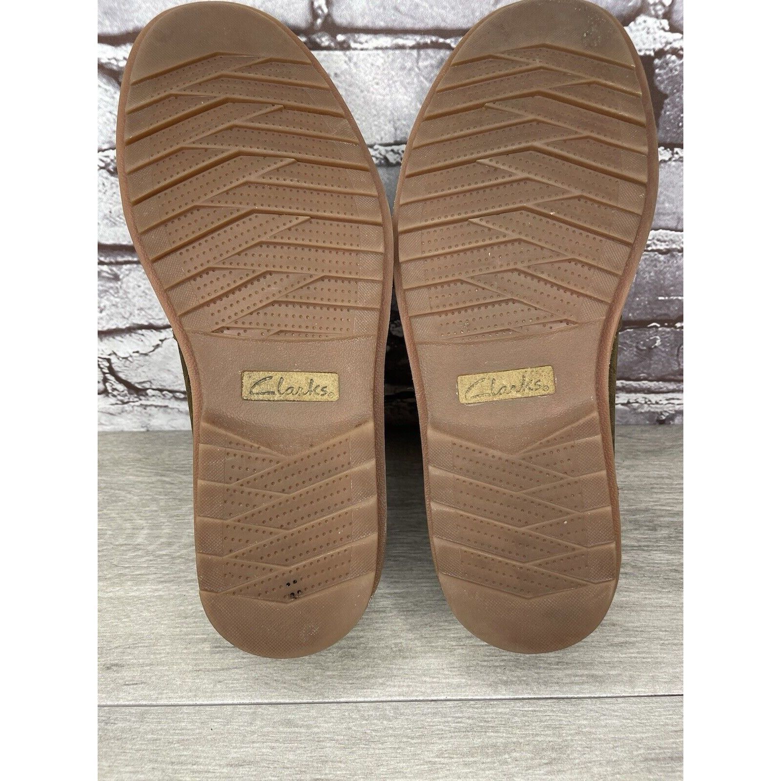 Clarks Clarks Est. 1825 Brown Suede Leather Slip On Loafers Shoes M Size US 9.5 / EU 42-43 - 10 Thumbnail