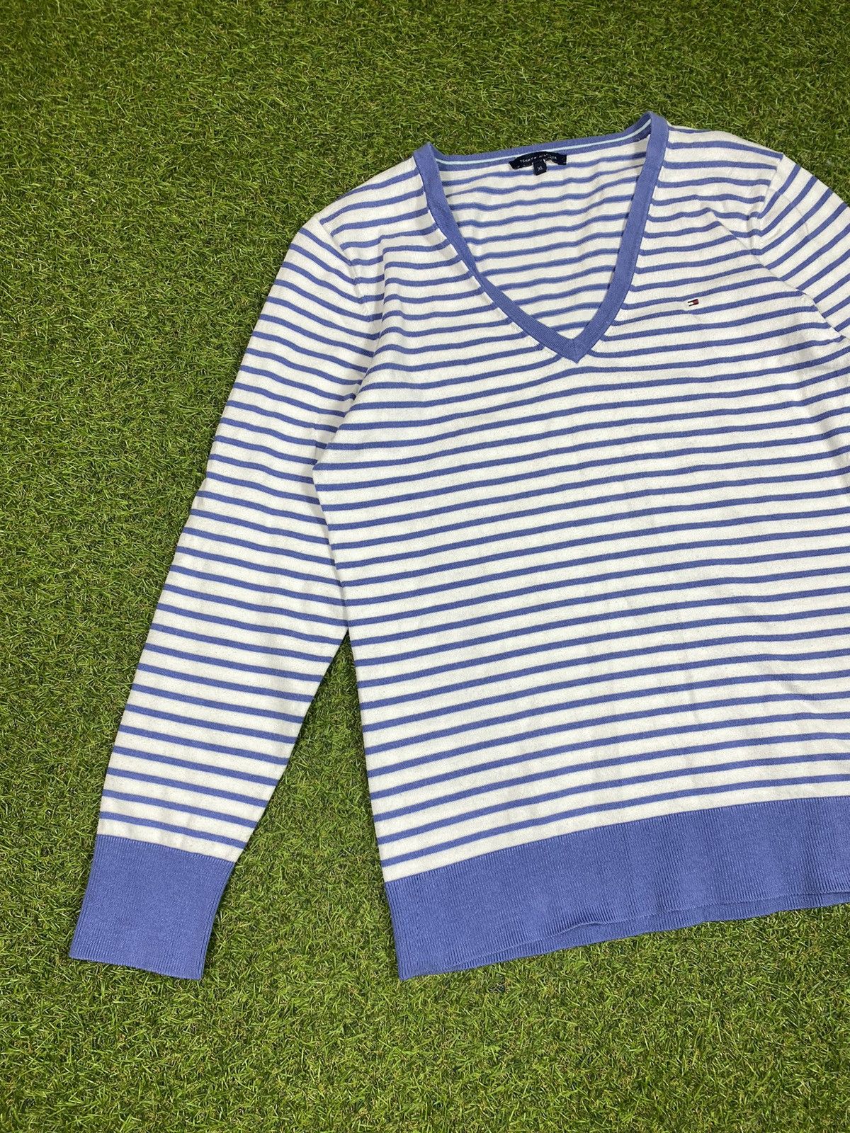 Tommy Hilfiger Vintage Y2K Tommy Hilfiger sweatshirt V-neck size XL Size XL / US 12-14 / IT 48-50 - 2 Thumbnail
