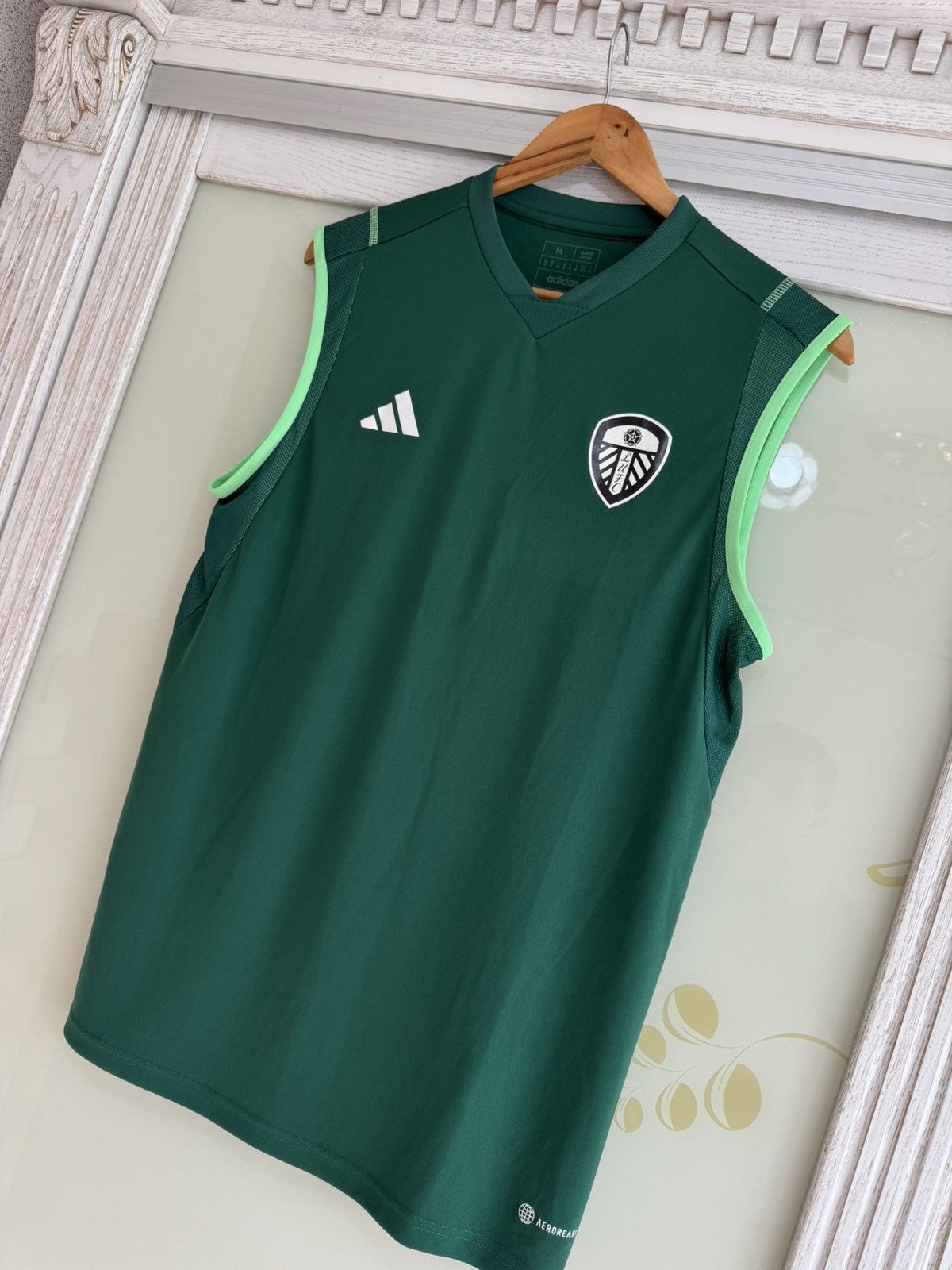 Adidas Leeds United 2022-2023 Soccer Tank Top Jersey Football Kit Size US M / EU 48-50 / 2 - 3 Thumbnail