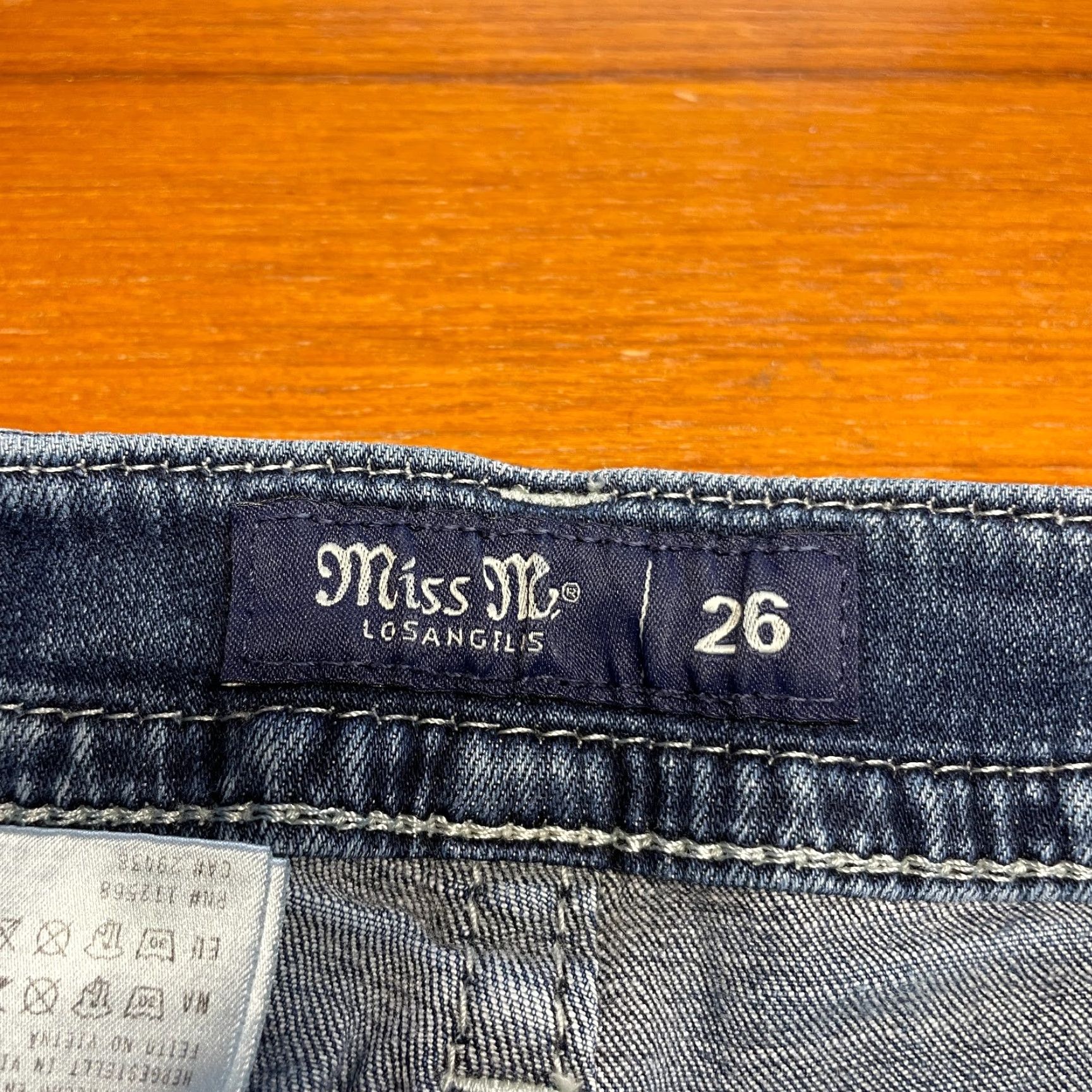 Miss Me Miss Me Shorts Women 26 Blue Denim Jean Jorts Medium Wash Cuff Off Bling Sequin Shorts Casual 5-Pocket Design Western 26 Women Mens Girls Size 26" / US 2 / IT 38 - 5 Thumbnail