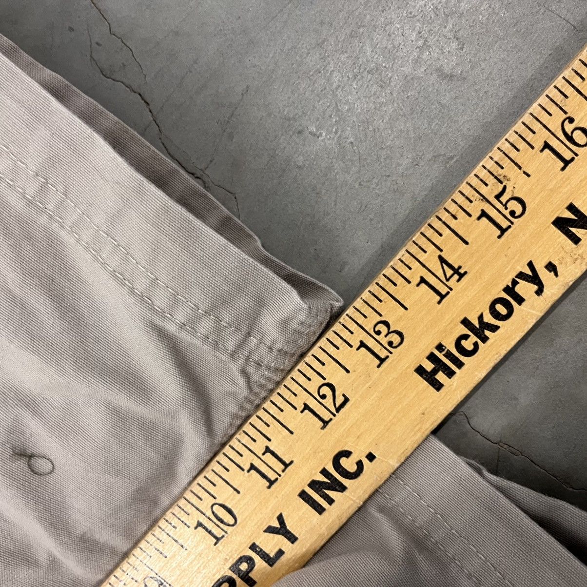 Carhartt × Vintage Vintage Carhartt Carpenter Shorts Beige Essential Workwear Size US 40 / EU 56 - 4 Thumbnail