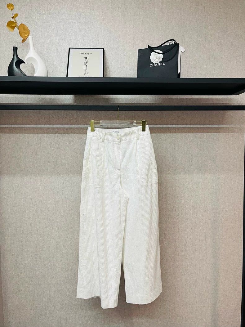 Chanel Chanel White Wide-Leg Pants F38- DMC Size US 38 / EU 54 - 1 Thumbnail