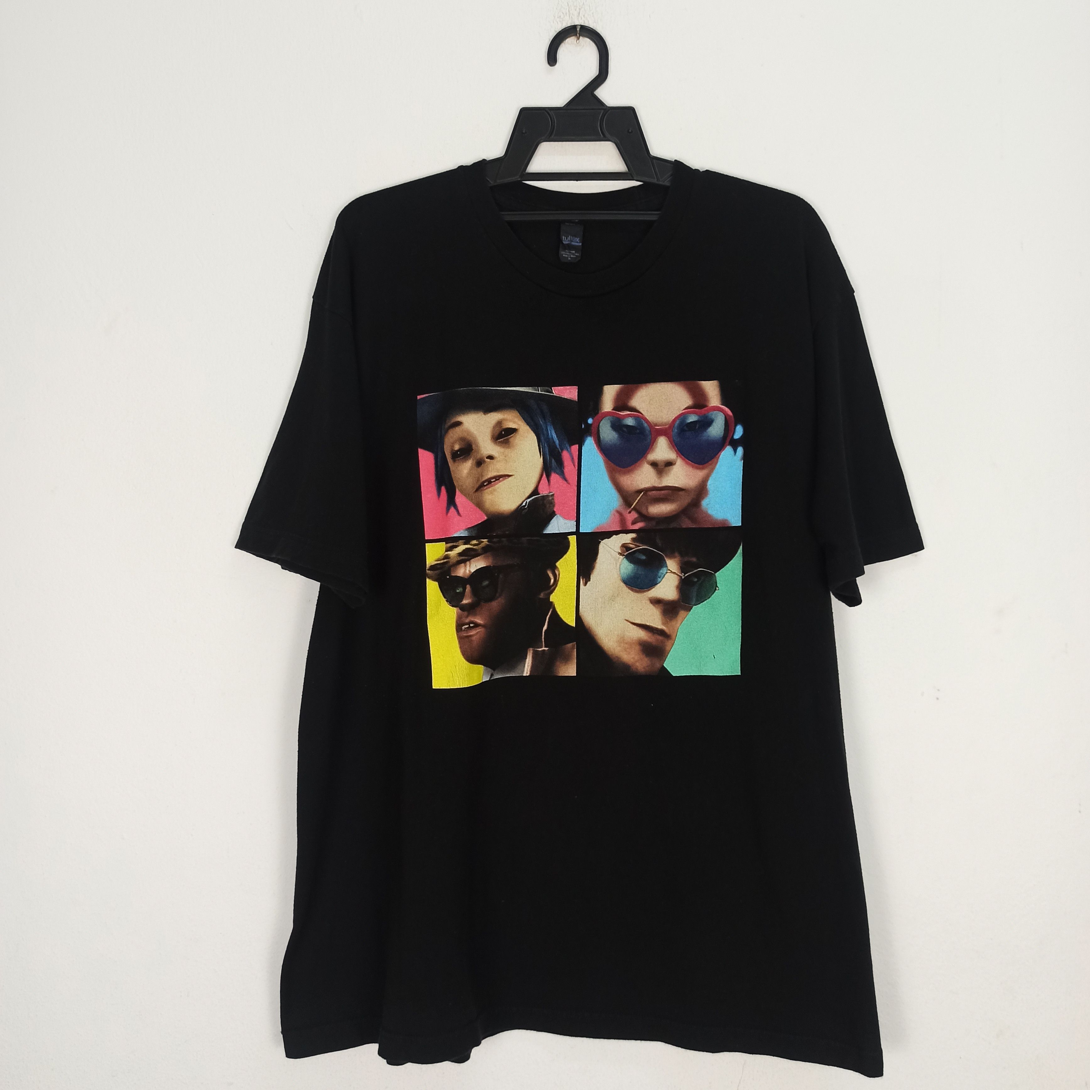 Band Tees 2017's Gorillaz - Humanz Fifth Studio Album Funkie T-Shirt Size US XL / EU 56 / 4 - 1 Thumbnail