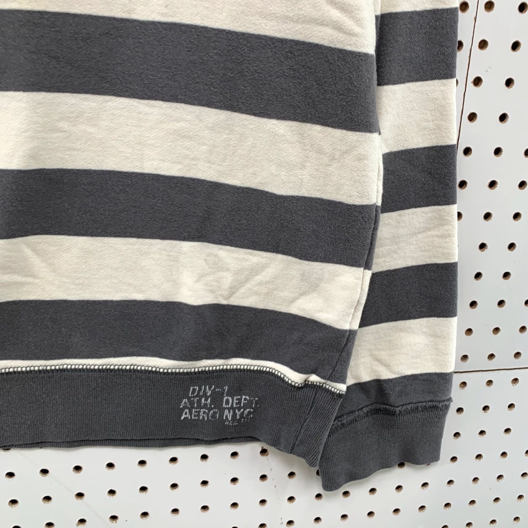 Aeropostale VINTAGE Aeropostale Sweater Mens 2XL Gray White Military Striped Long Sleeve Size US XXL / EU 58 / 5 - 3 Thumbnail