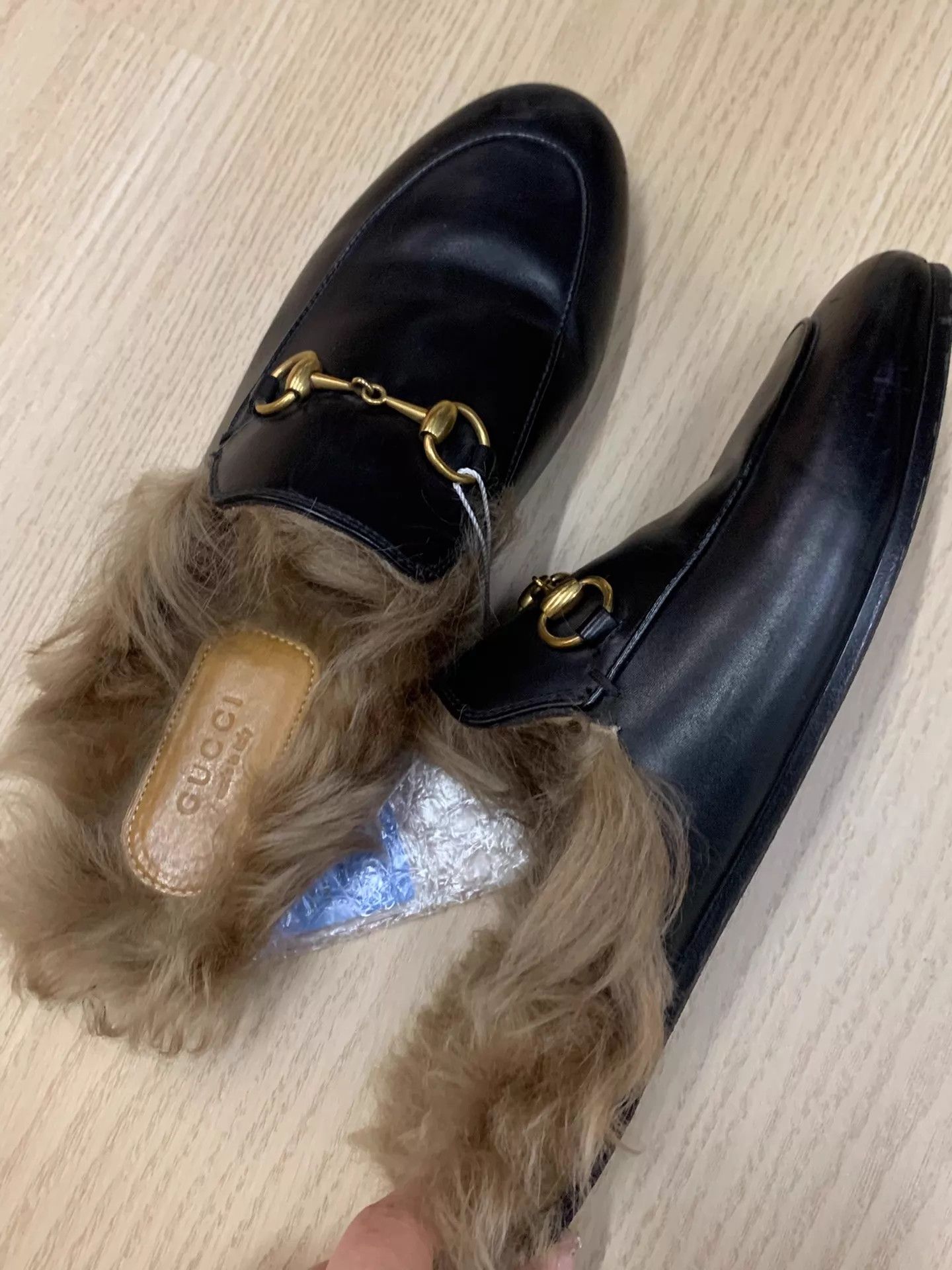 Gucci Gucci Fur Slippers Black & Gold 36.5 New Size US 6 / IT 36 - 4 Thumbnail