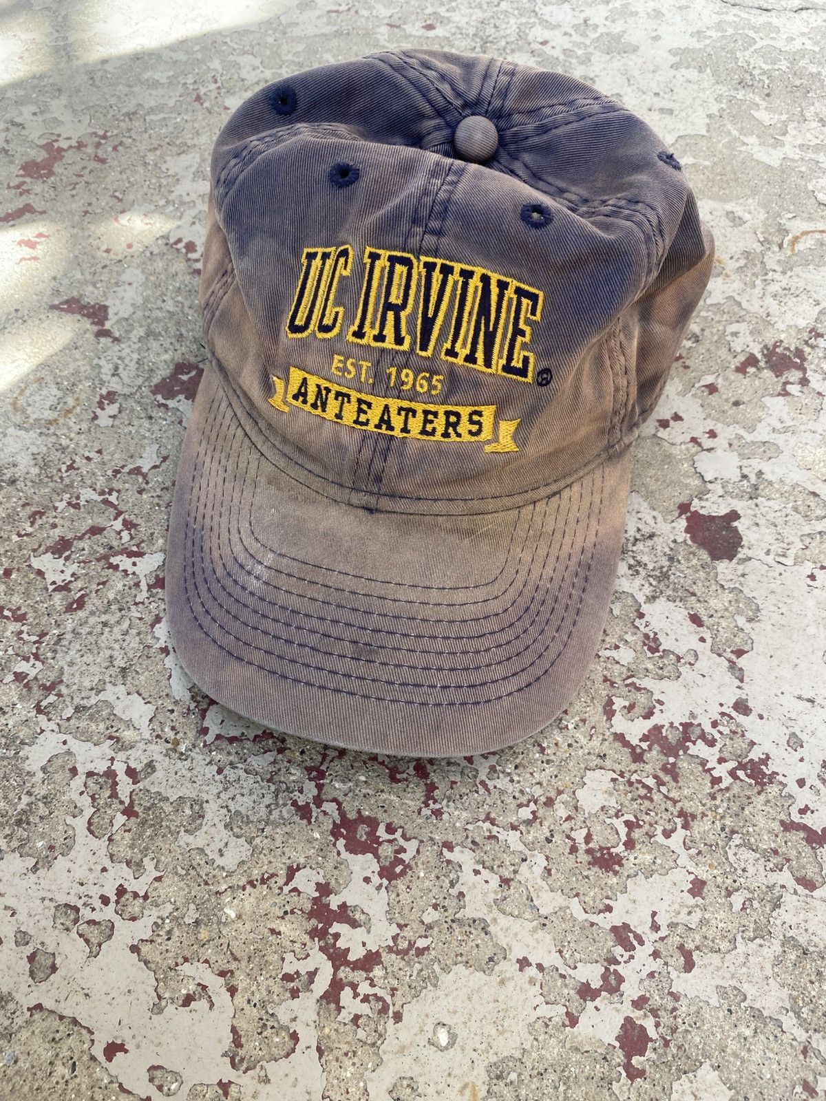 Russell Athletic Vintage UC Irvine Hat Size ONE SIZE - 1 Thumbnail