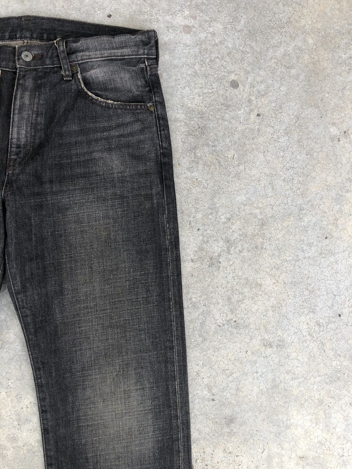 If Six Was Nine Mudwash Uniqlo Distressed Jeans Size US 32 / EU 48 - 5 Thumbnail
