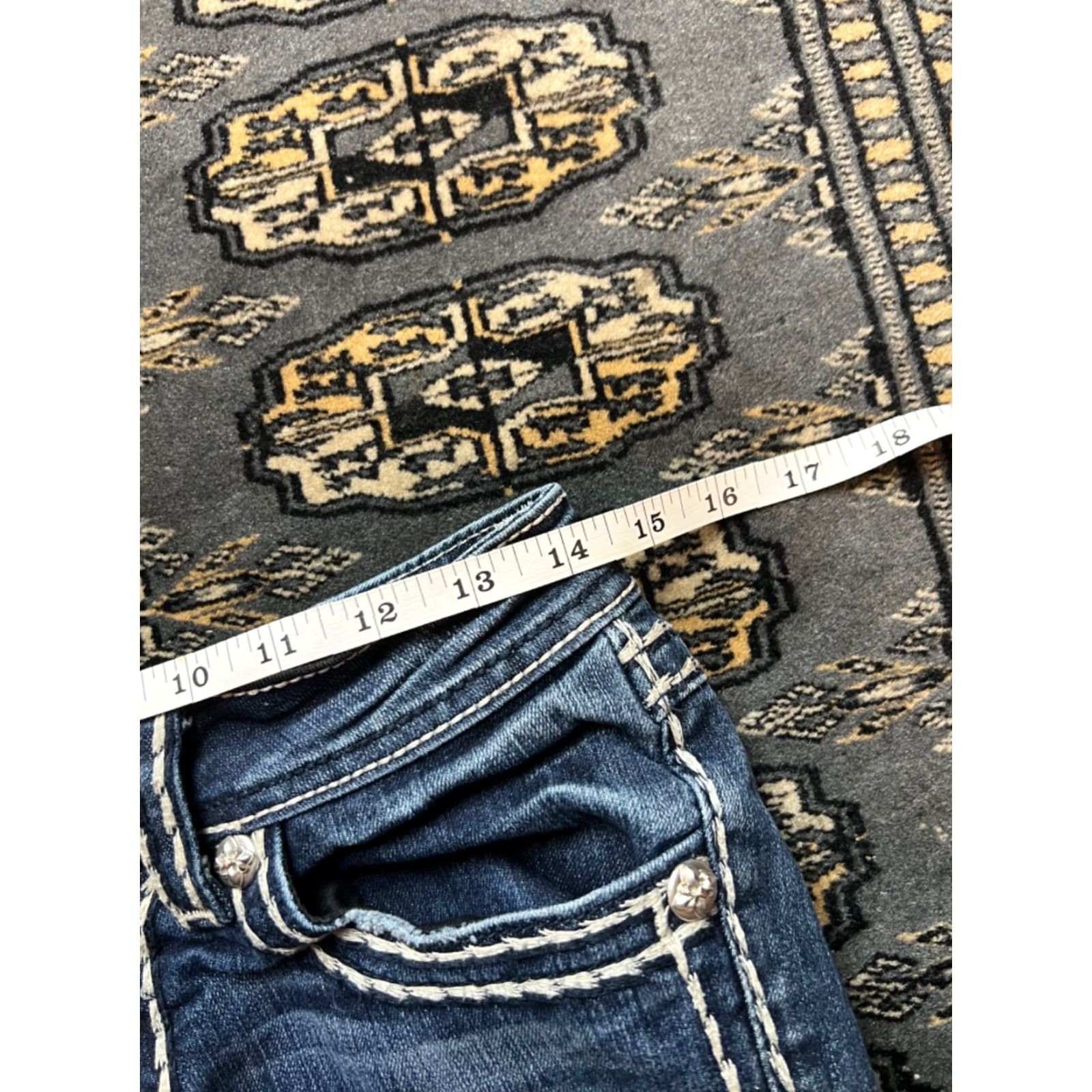 Miss Me Miss Me Cut-Off Jean Shorts Size 26 Embroidered Embellished Blue Womens Regular Cotton Blend Size 26" / US 2 / IT 38 - 4 Thumbnail