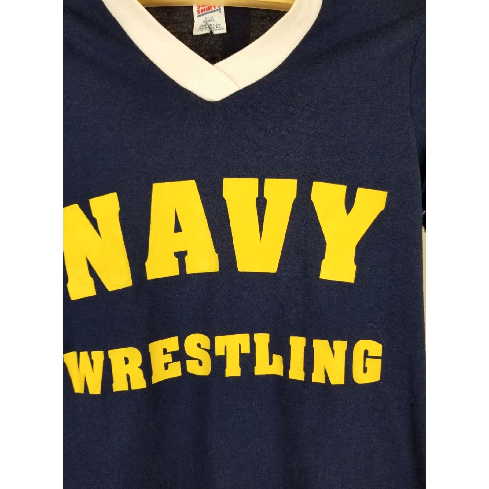 Vintage VINTAGE 80' US NAVY USN WRESTLING BLUE V NECK T-SHIRT SZ SMALL US USA MEN T-Shirt Short Sleeve Navy Blue V-Neck Size US S / EU 44-46 / 1 - 2 Thumbnail