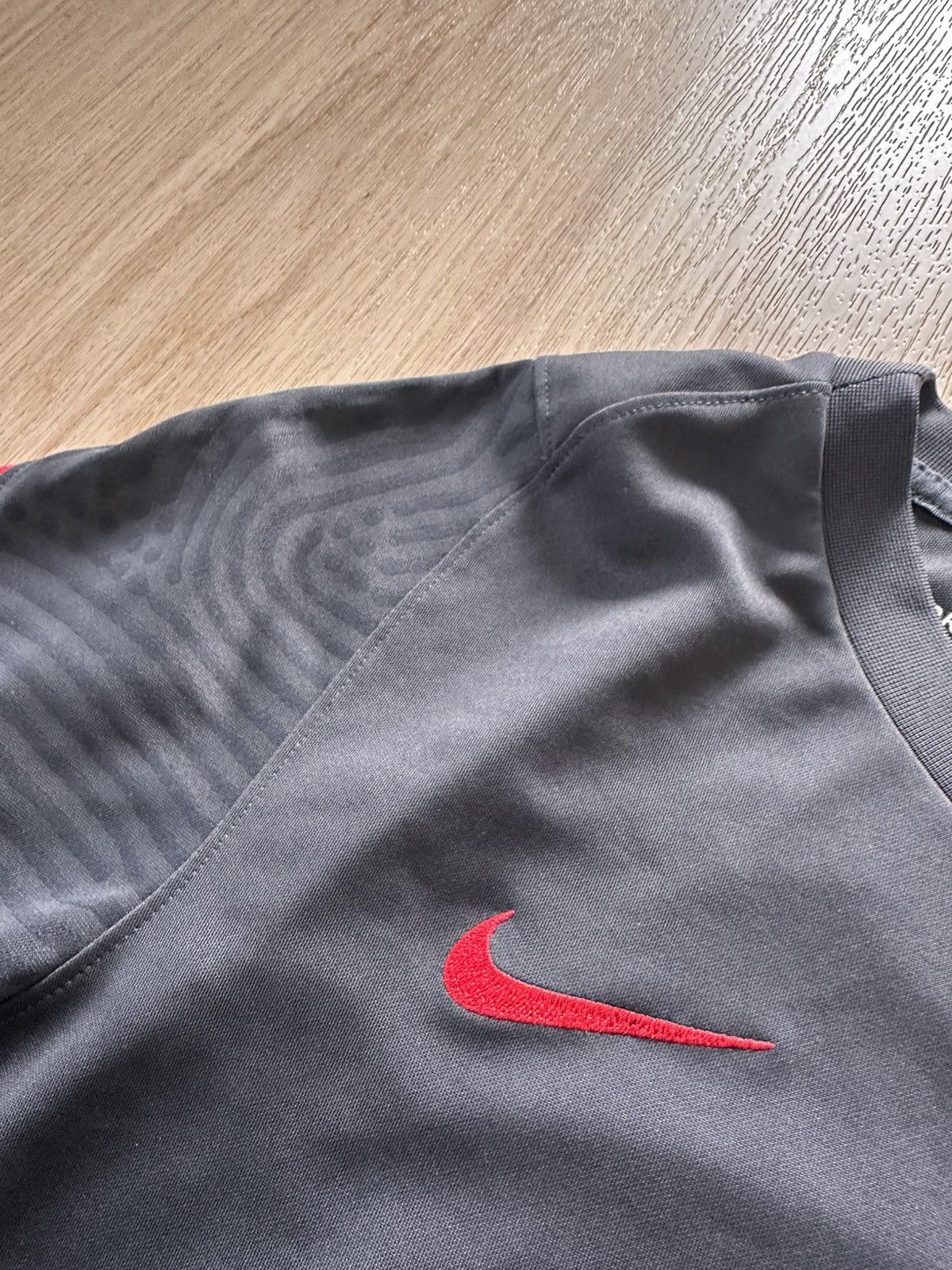 Nike Liverpool Nike soccer jersey size M Size US M / EU 48-50 / 2 - 6 Thumbnail